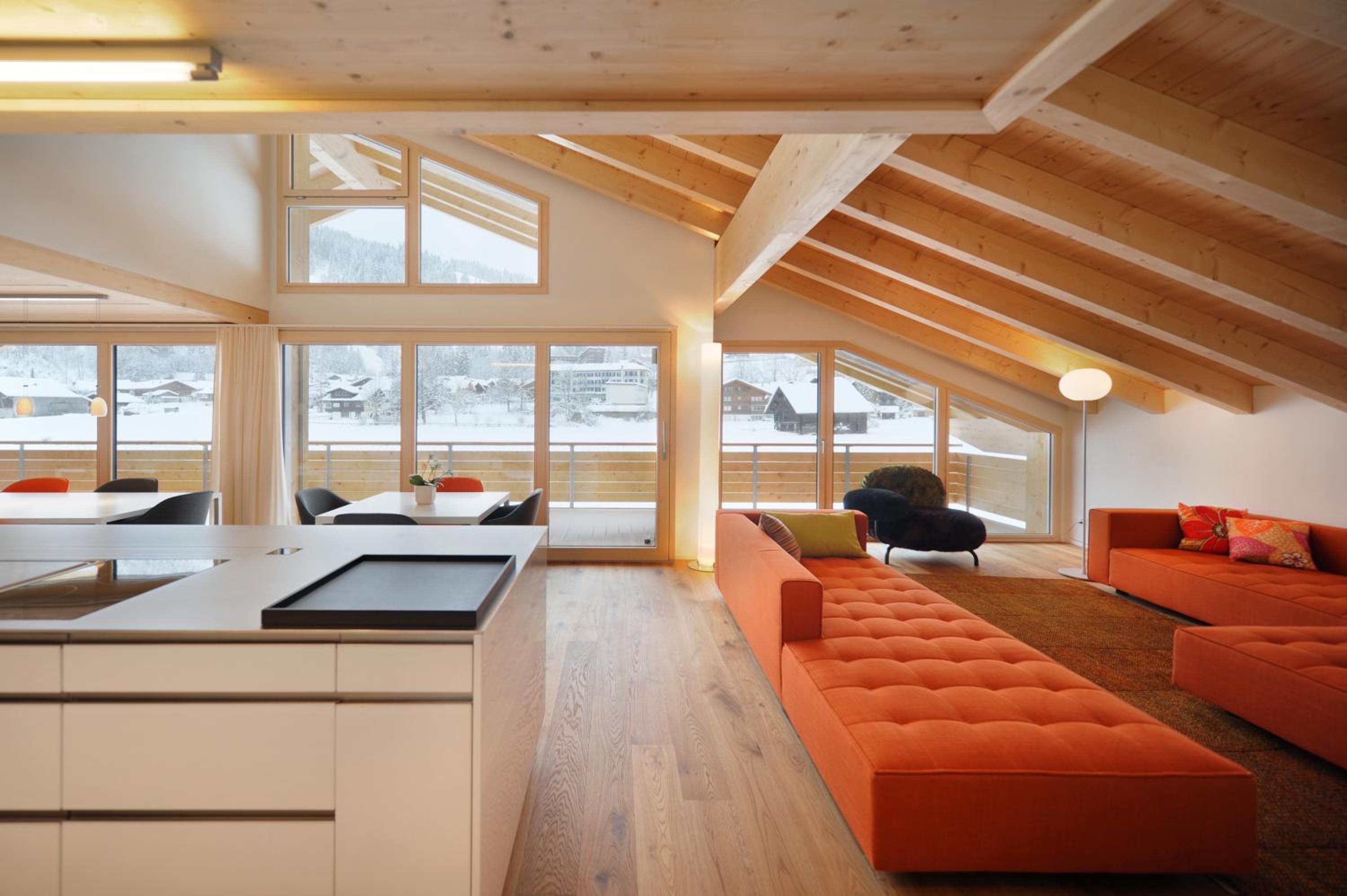 Five-Bedroom Apartment with Balcony - Kronenmatte 12A