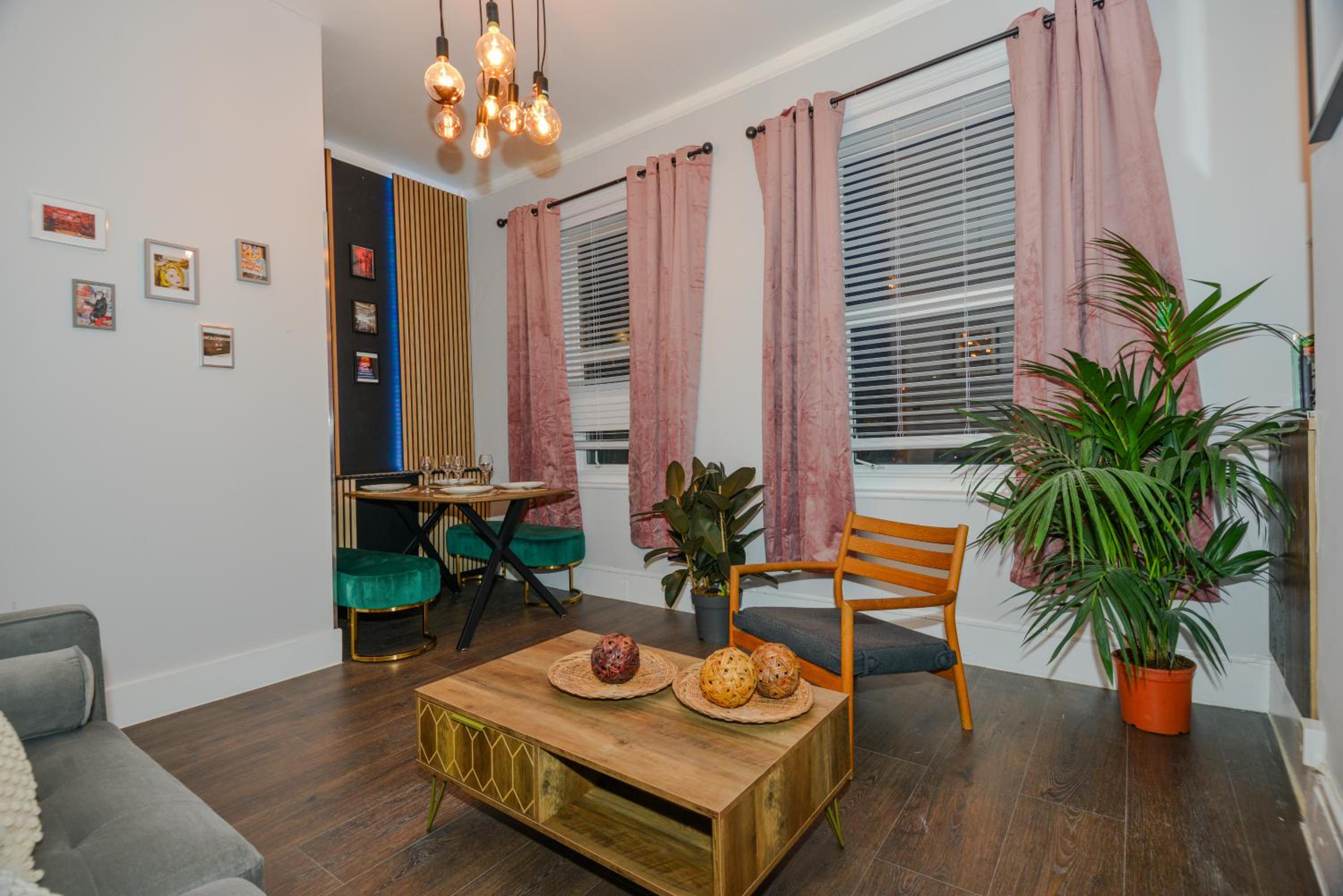 One-Bedroom Apartment photo 2