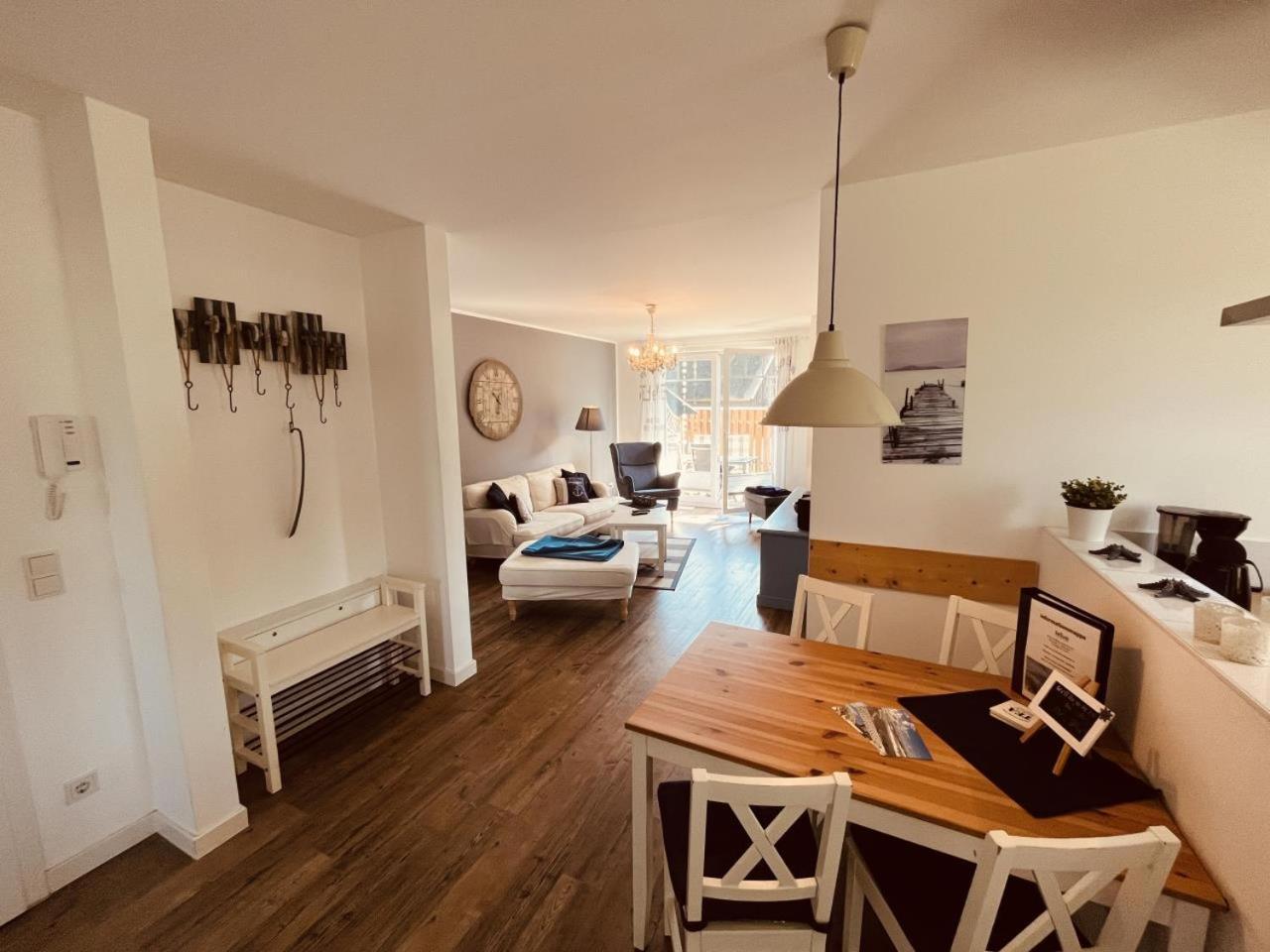 Apartment with Terrace photo 3