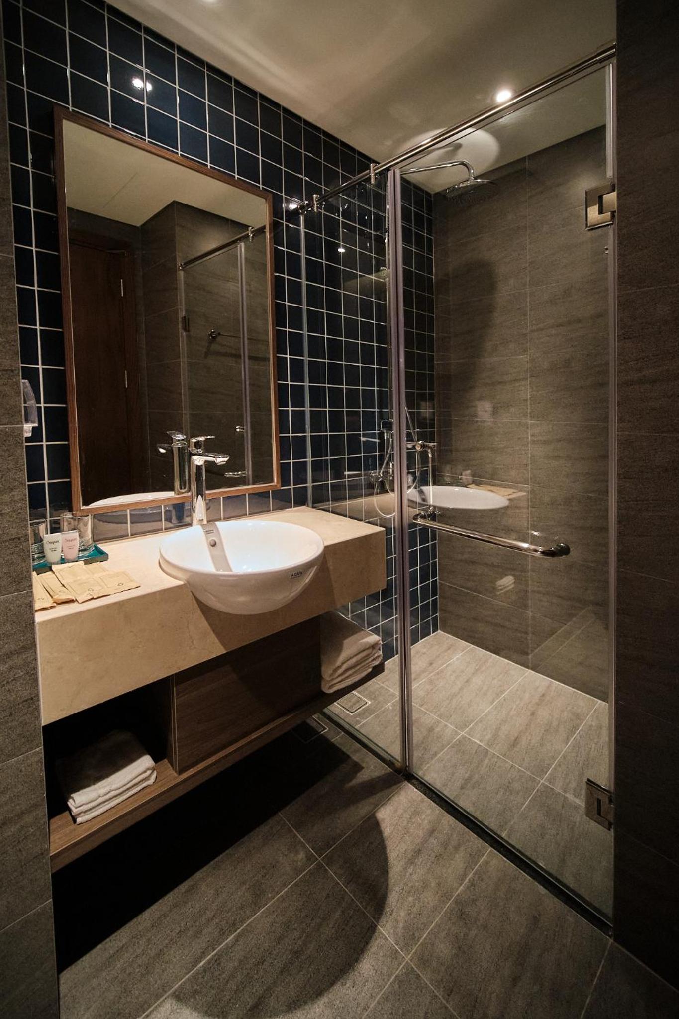 Deluxe Double Room - Photo 29