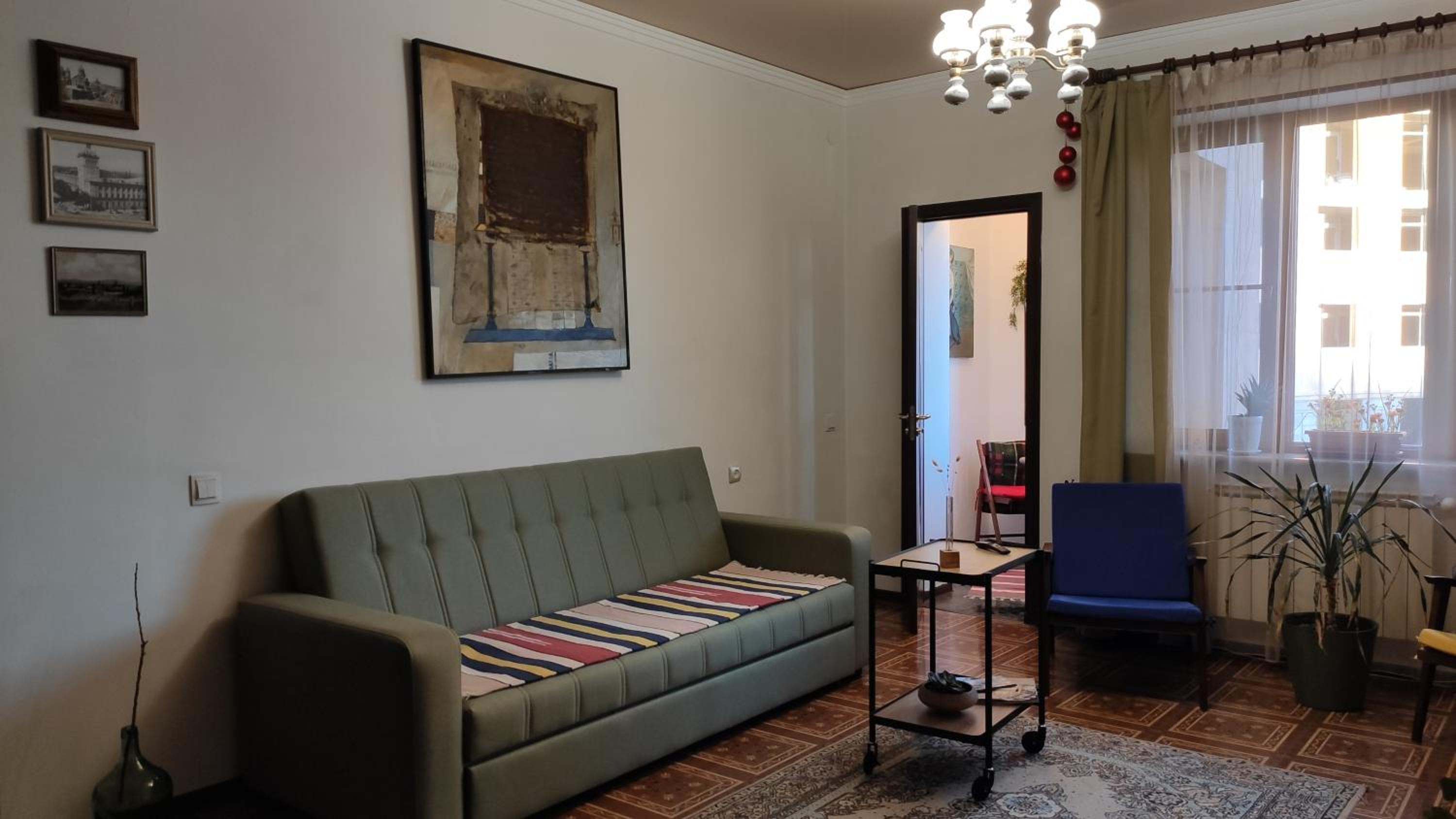 One-Bedroom Apartment photo 2