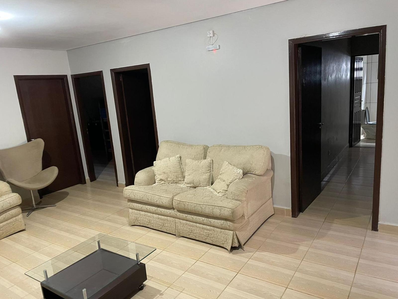 Five-Bedroom House photo 3