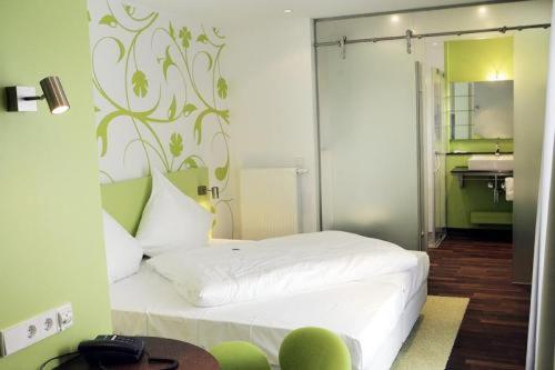 Standard Double Room - Photo 1