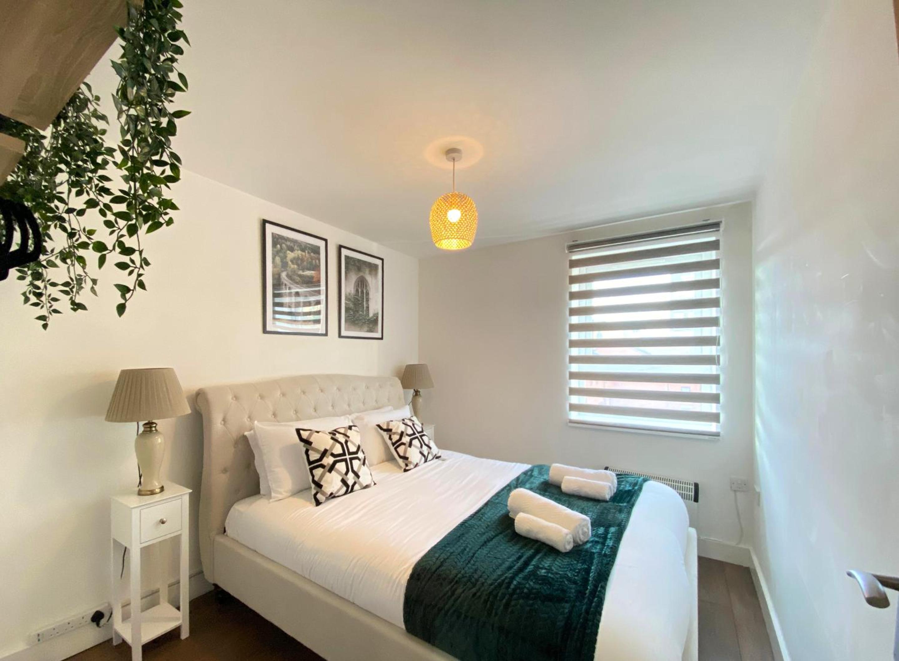 One-Bedroom Apartment - Photo 3