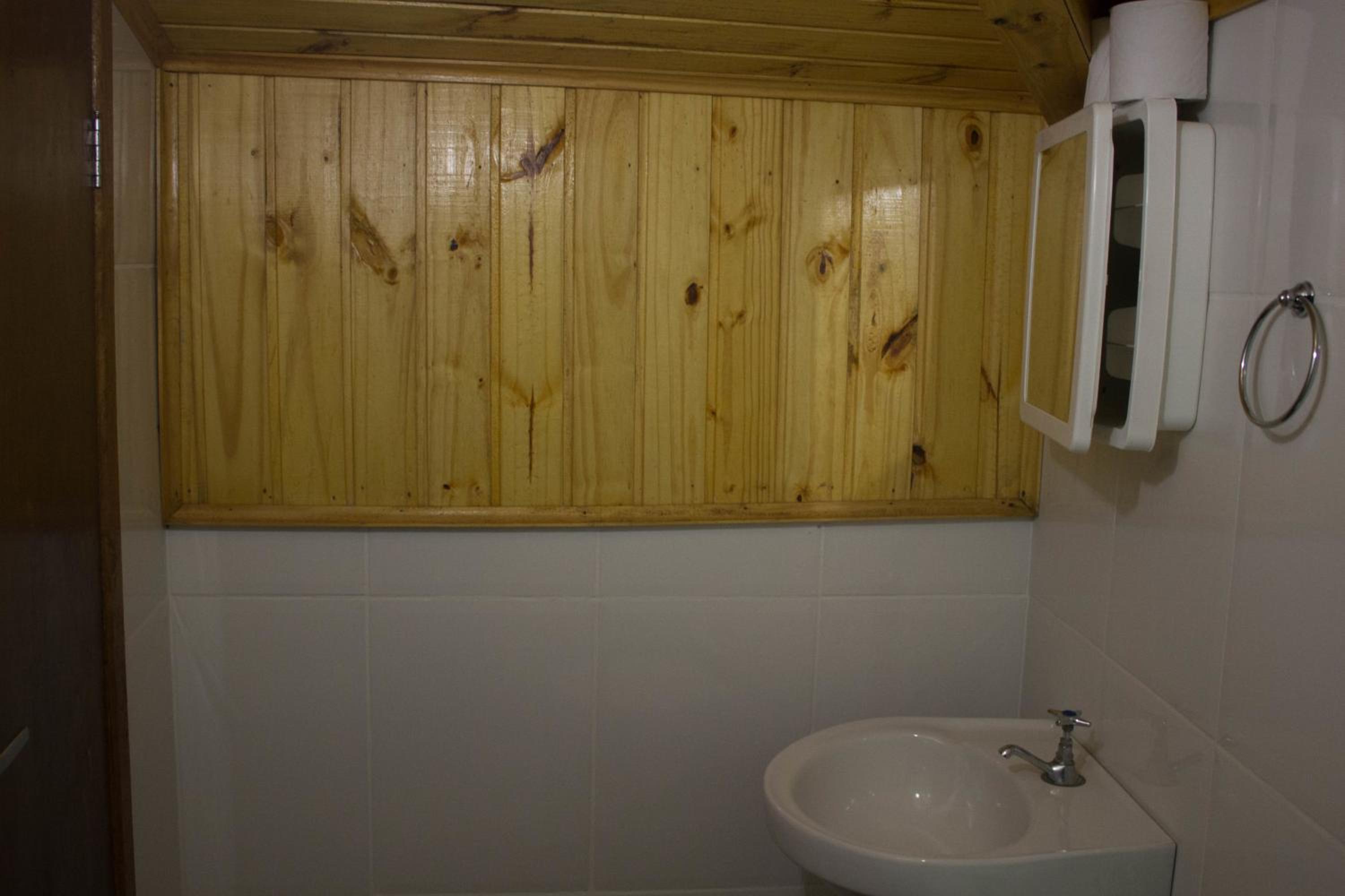 Classic Quadruple Room - Photo 11