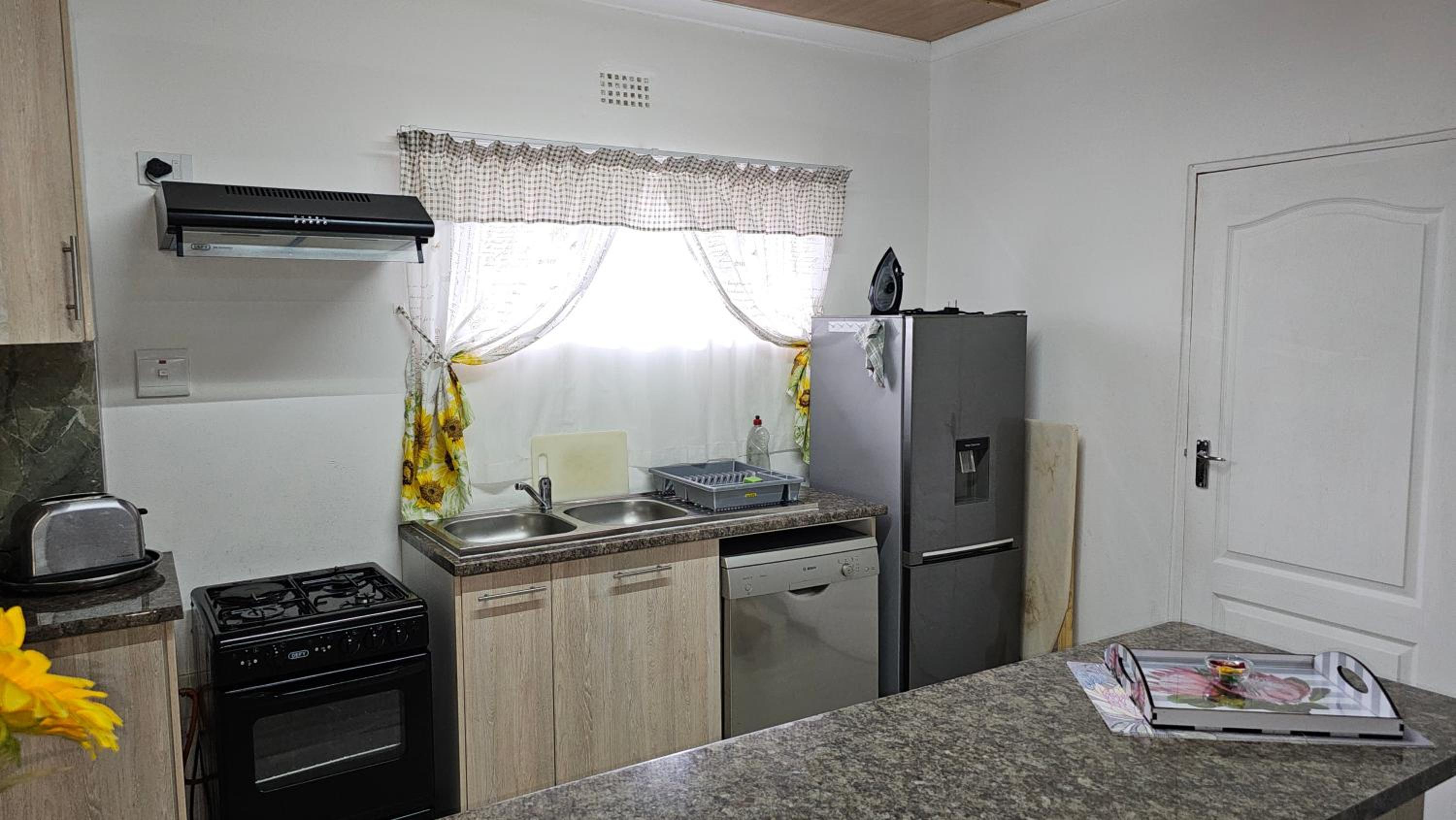 Family Room - Photo 8