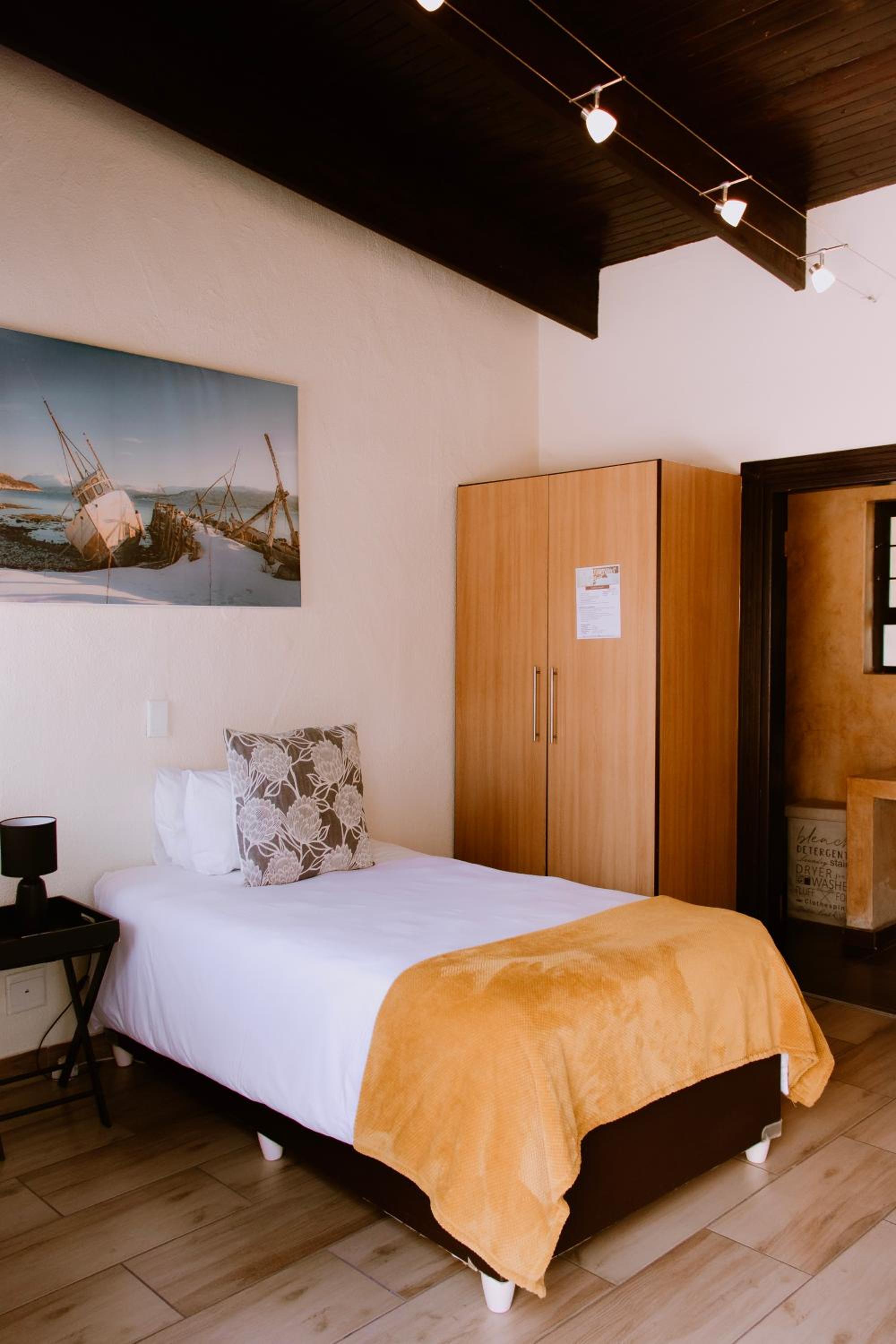 Single Room photo 1