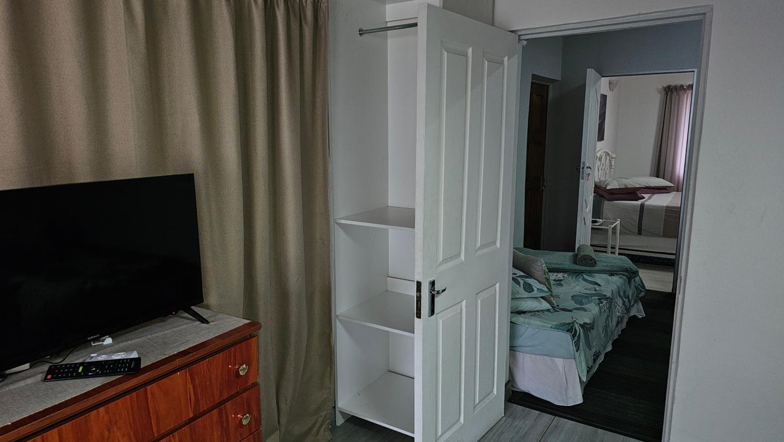 Family Room - Photo 17