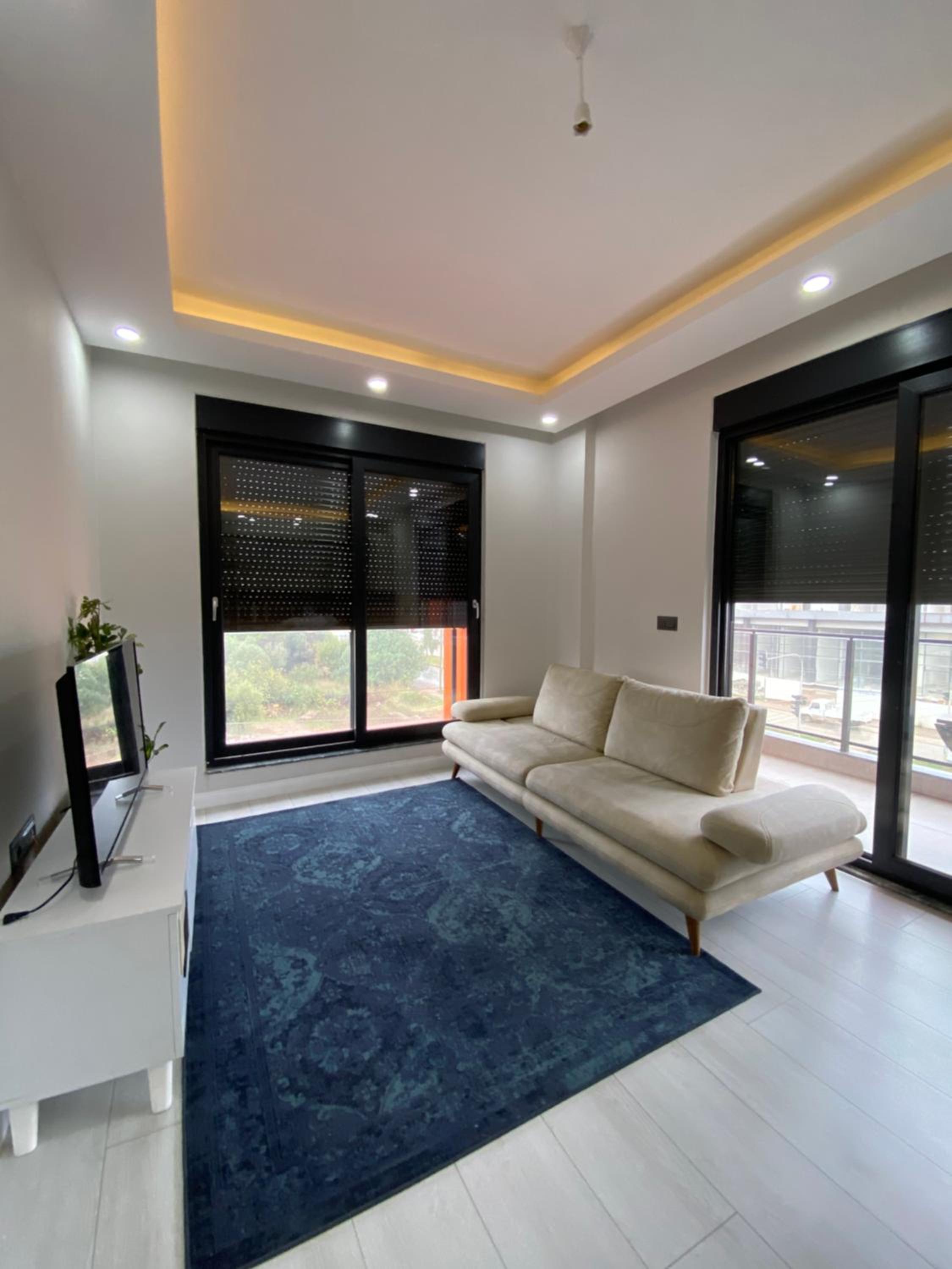 One-Bedroom Apartment photo 1