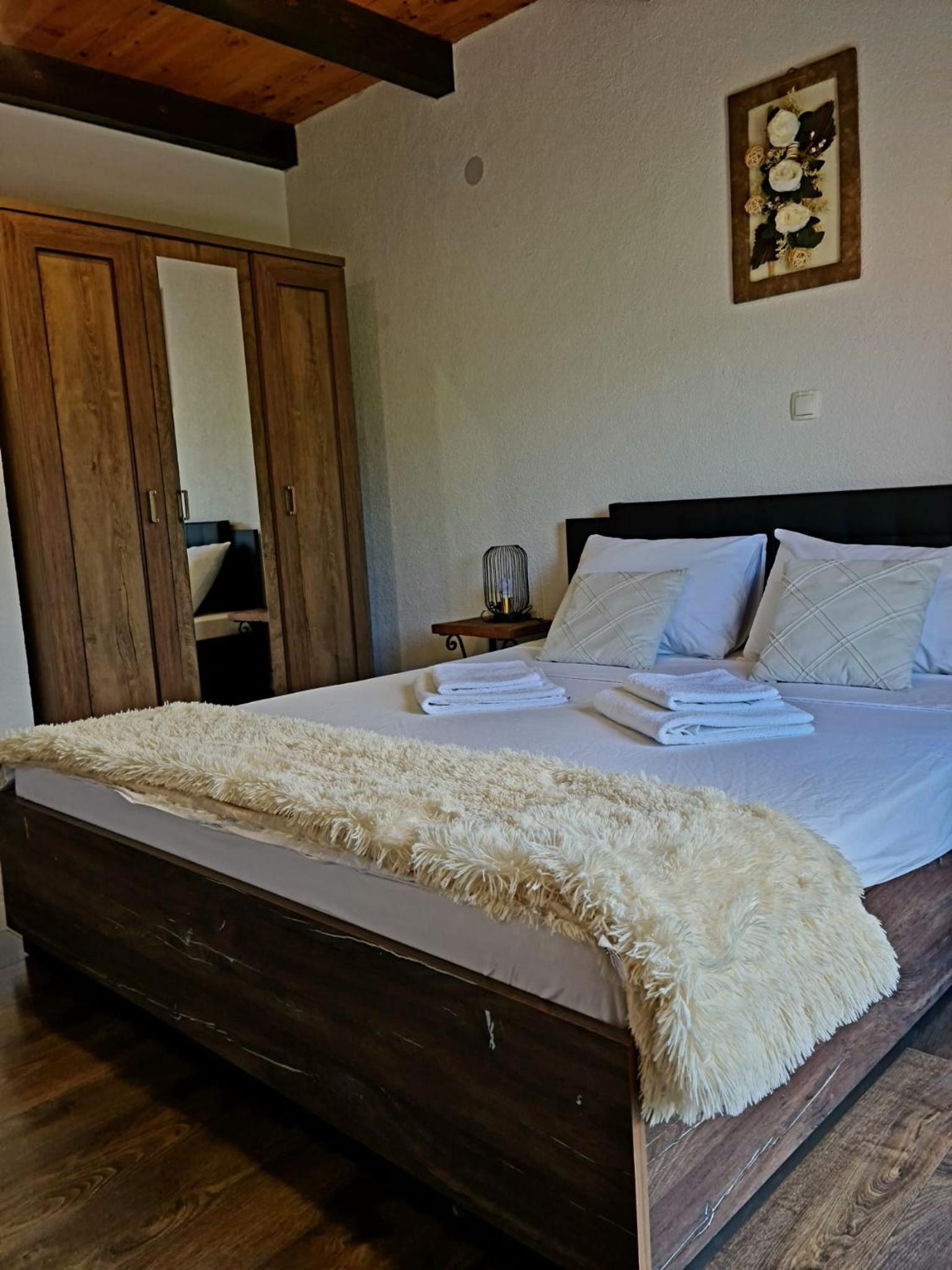 Three-Bedroom Apartment - Photo 32
