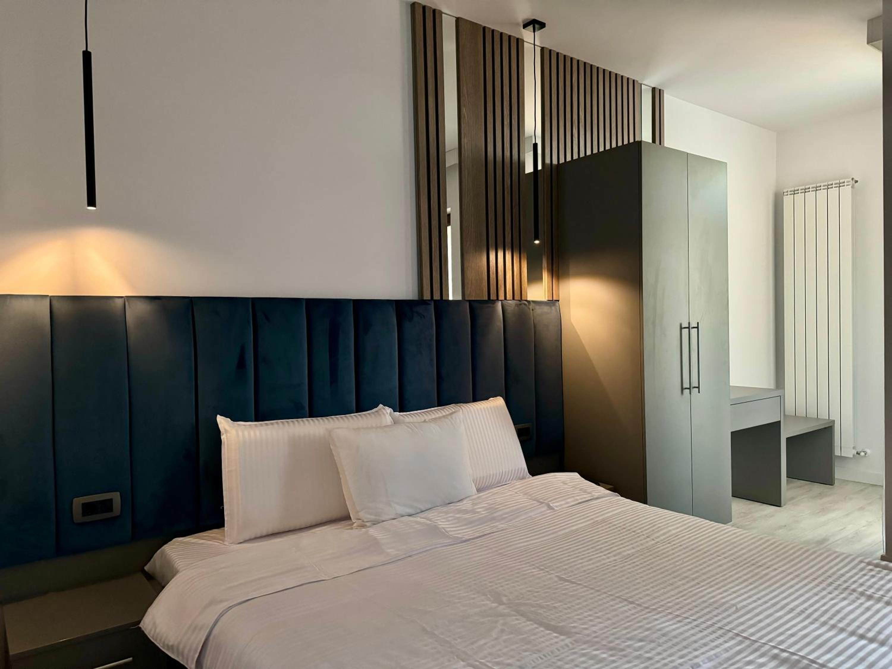 Deluxe Double Room with Balcony photo 2