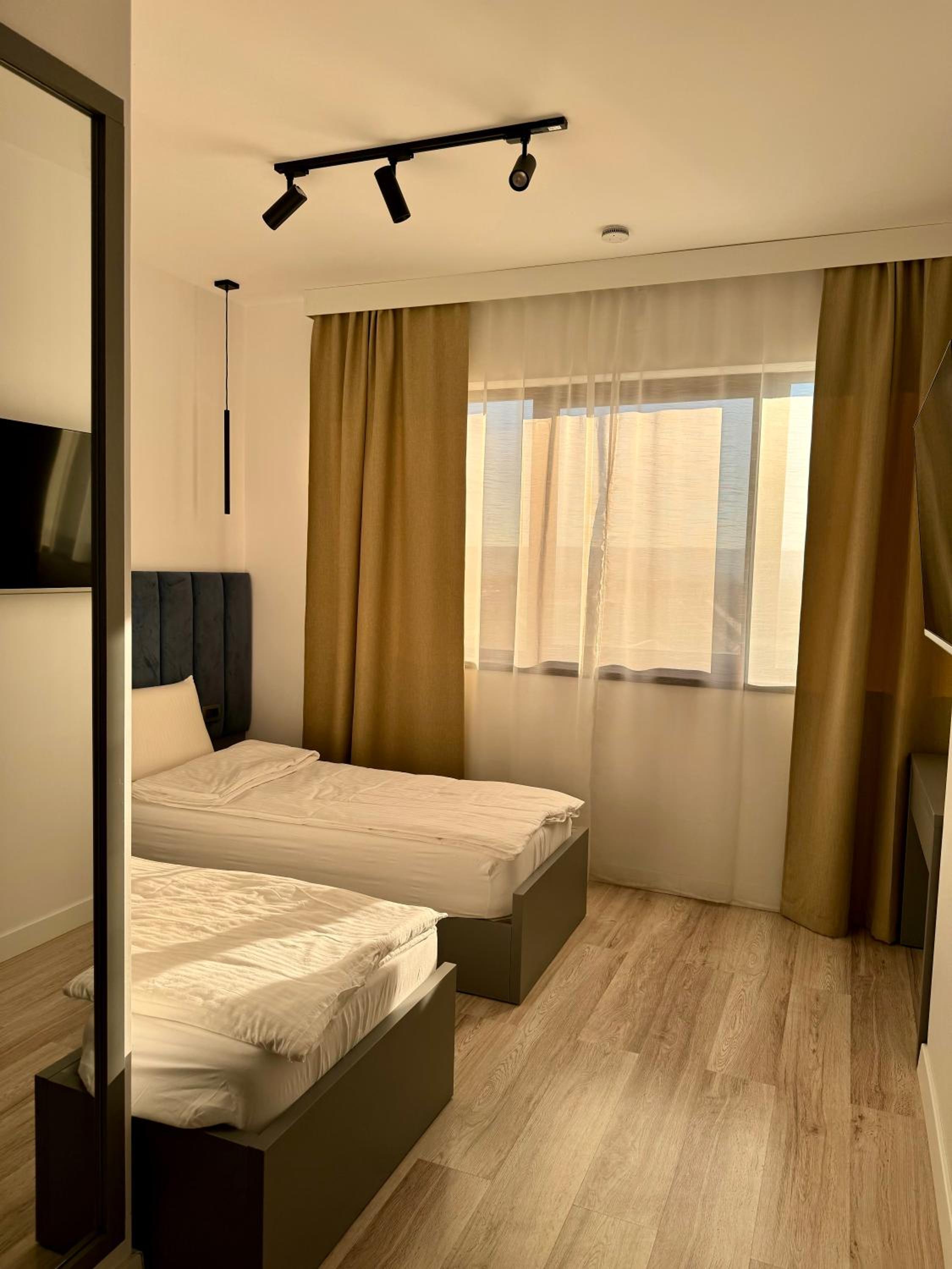 Deluxe Double or Twin Room - Photo 8