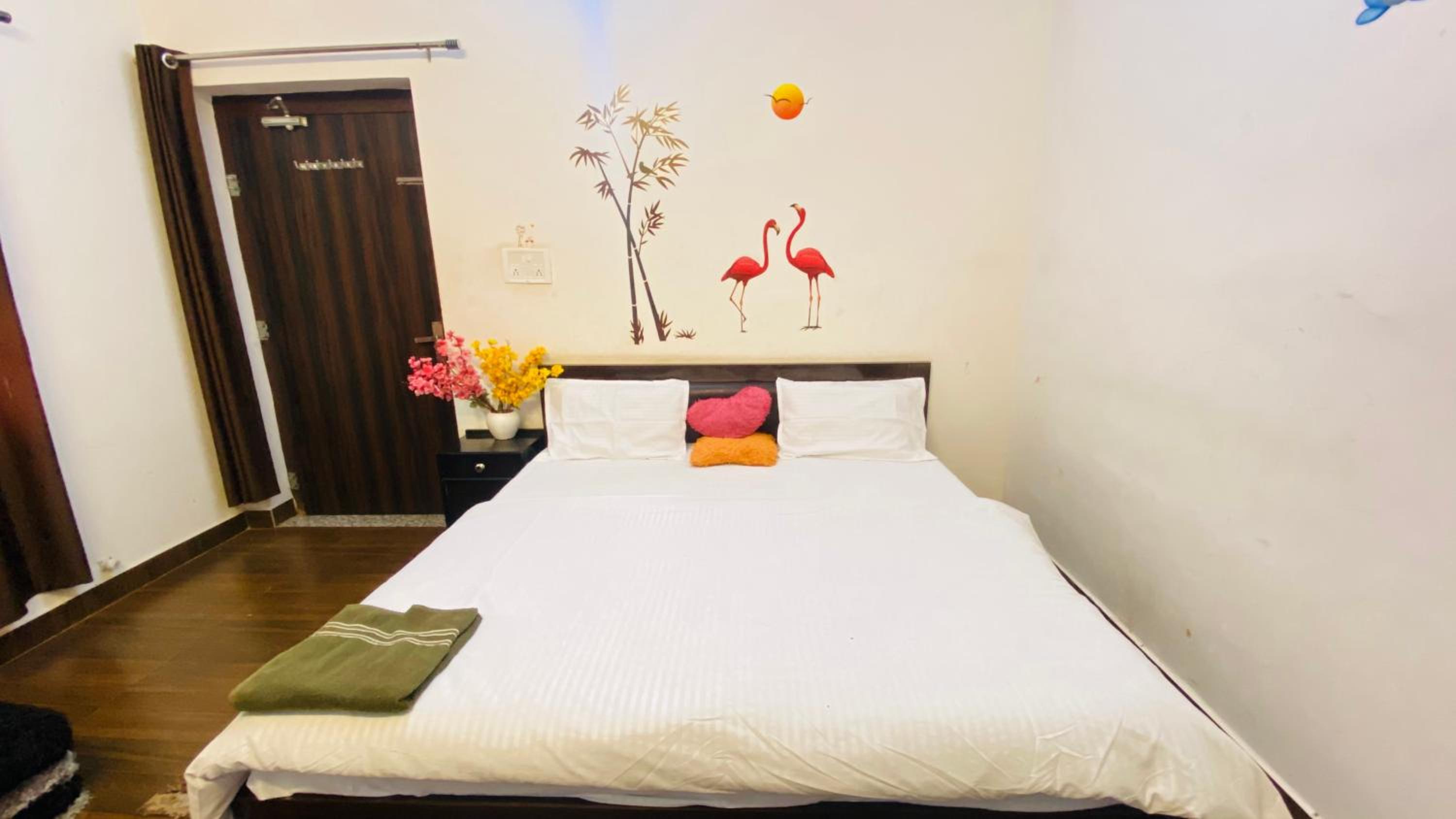 Deluxe Double Room (2 Adults + 1 Child) photo 3
