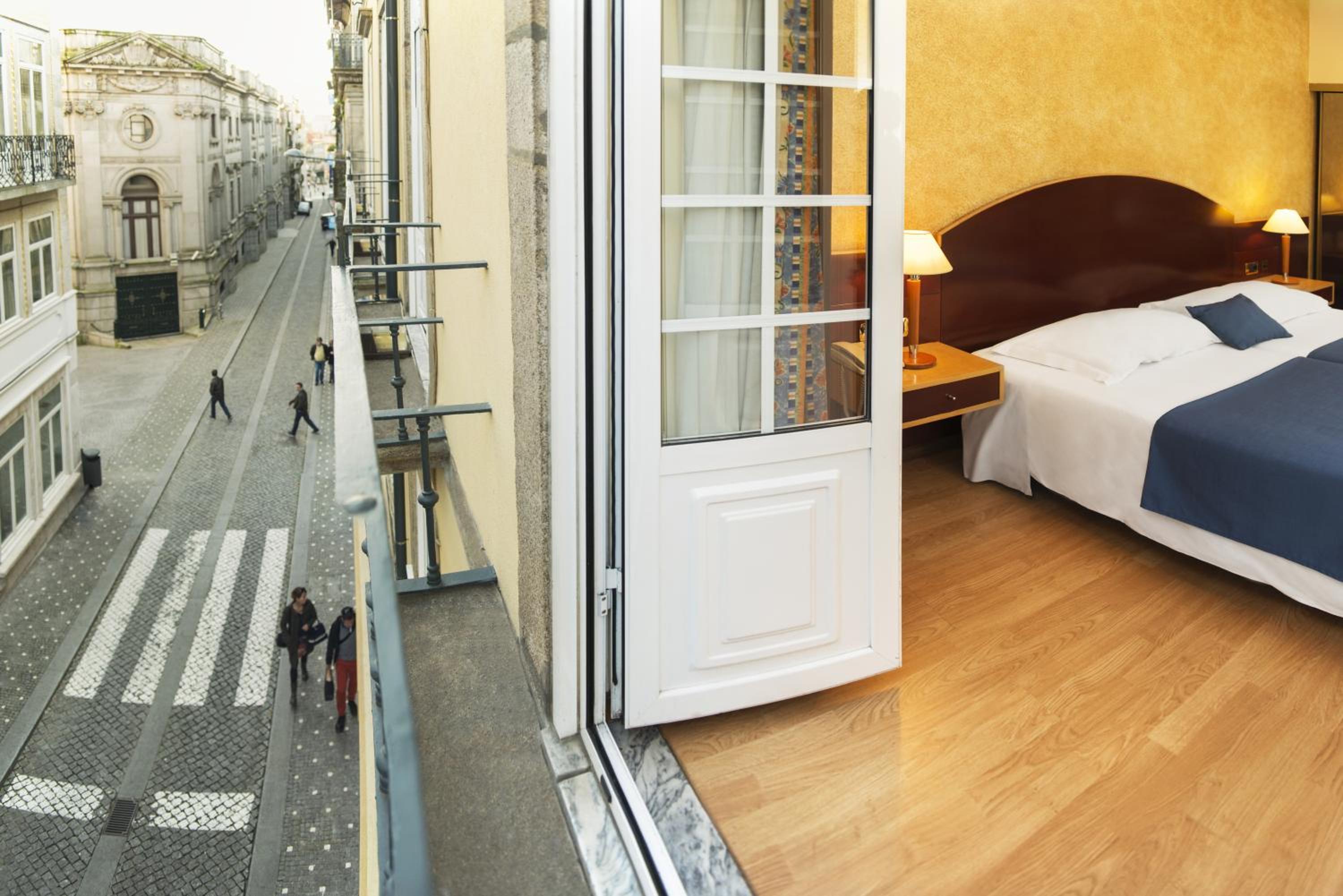 Twin Room - Photo 2