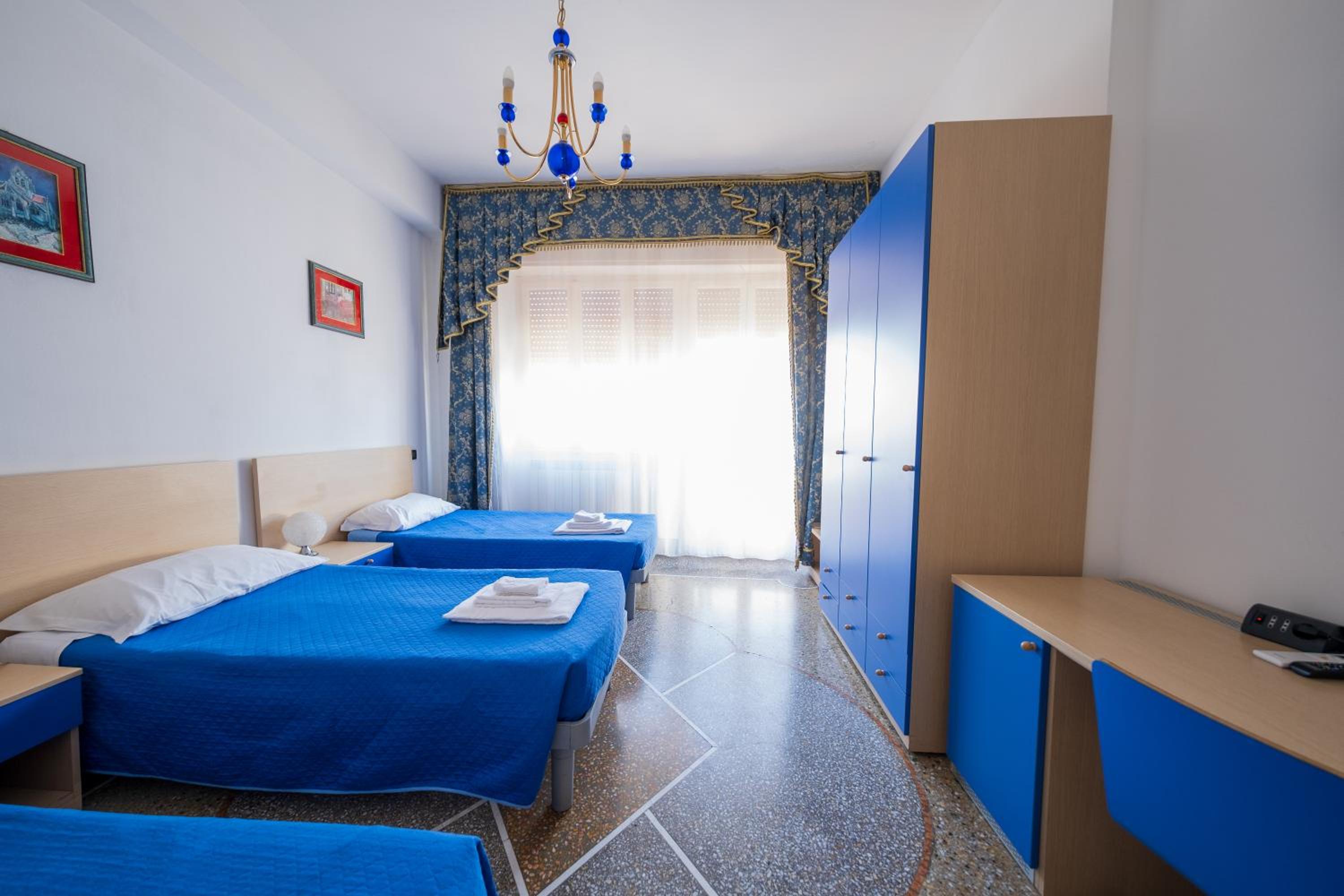 Triple Room with Shared Bathroom photo 1