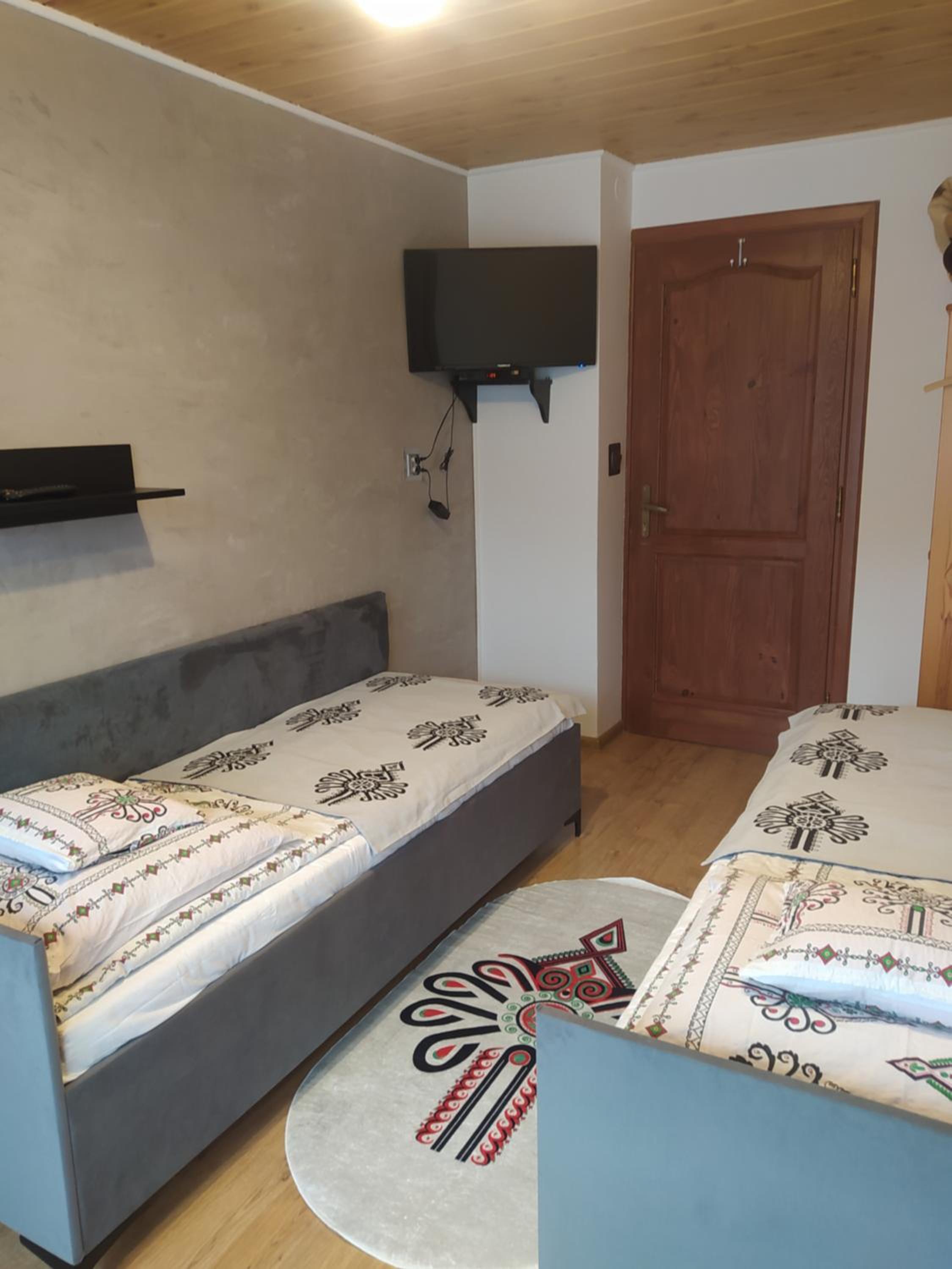 Twin Room with Private Bathroom photo 2