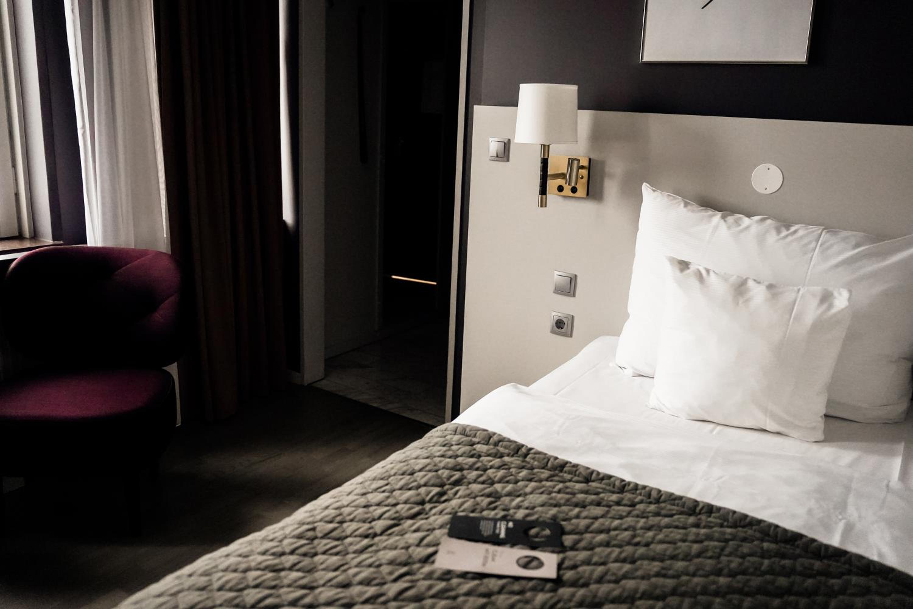 Standard Twin Room - Photo 5