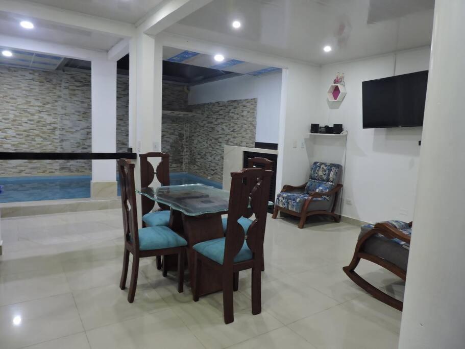 Three-Bedroom House photo 3