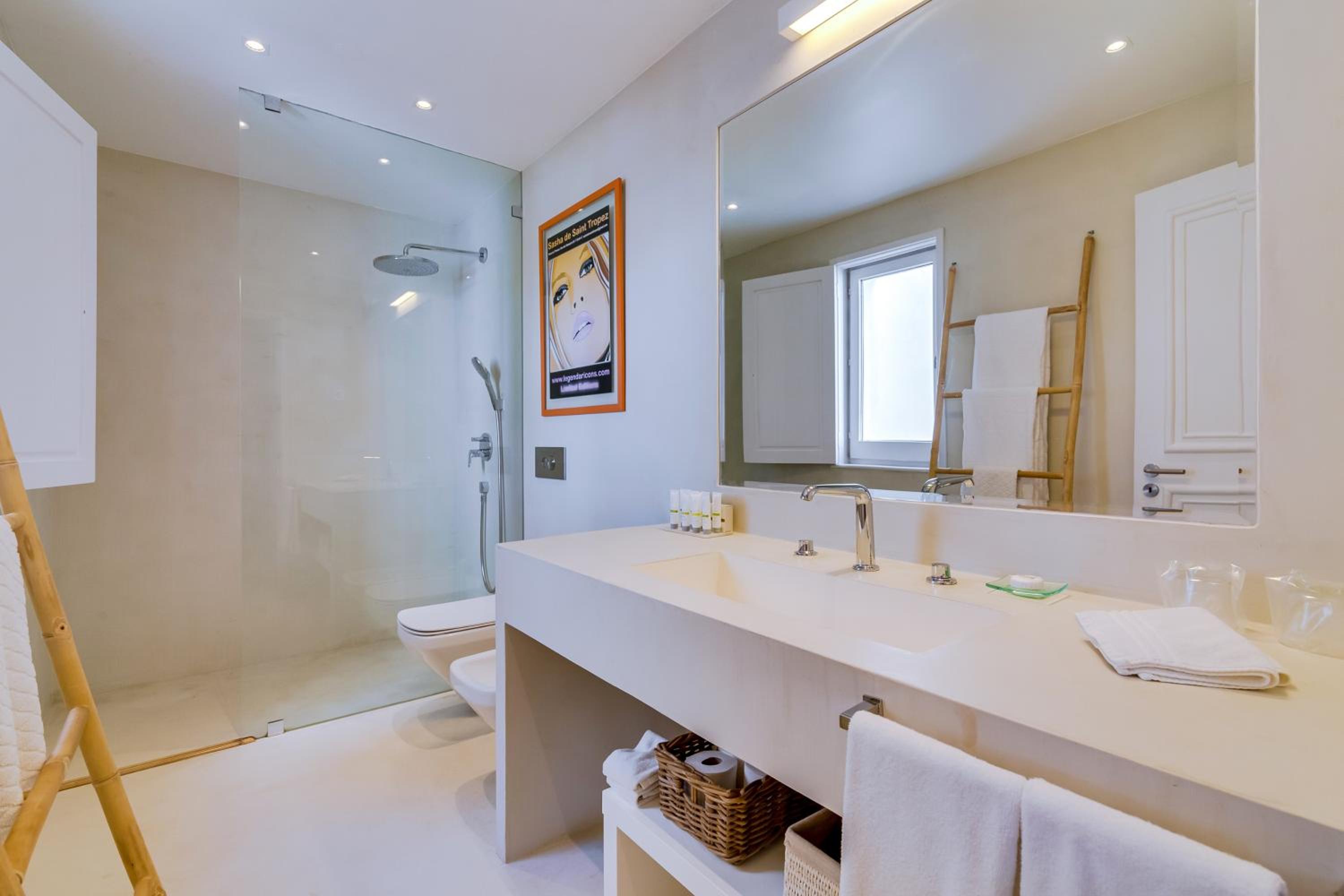 Deluxe Four-Bedroom Townhouse