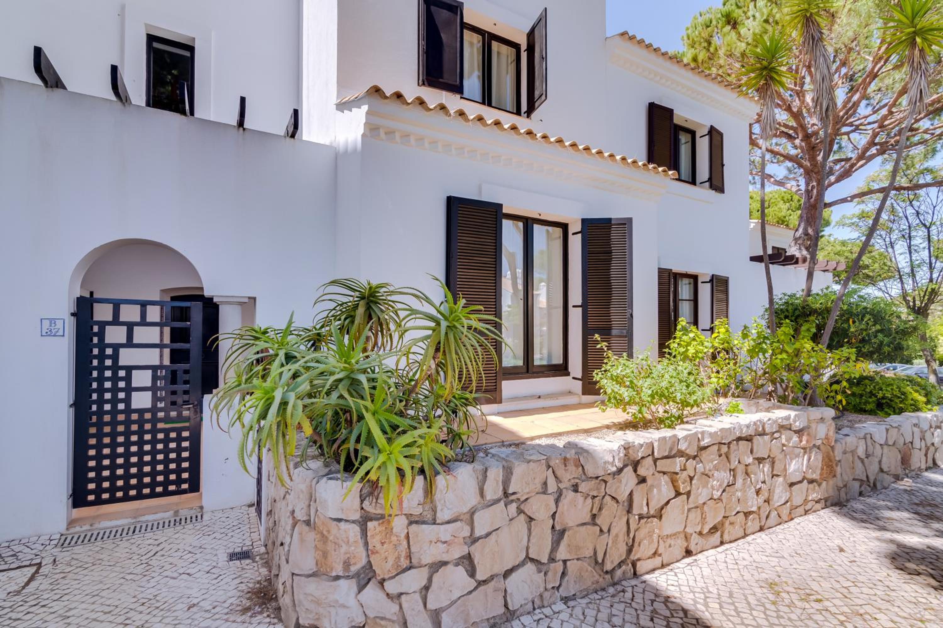 Deluxe Four-Bedroom Townhouse