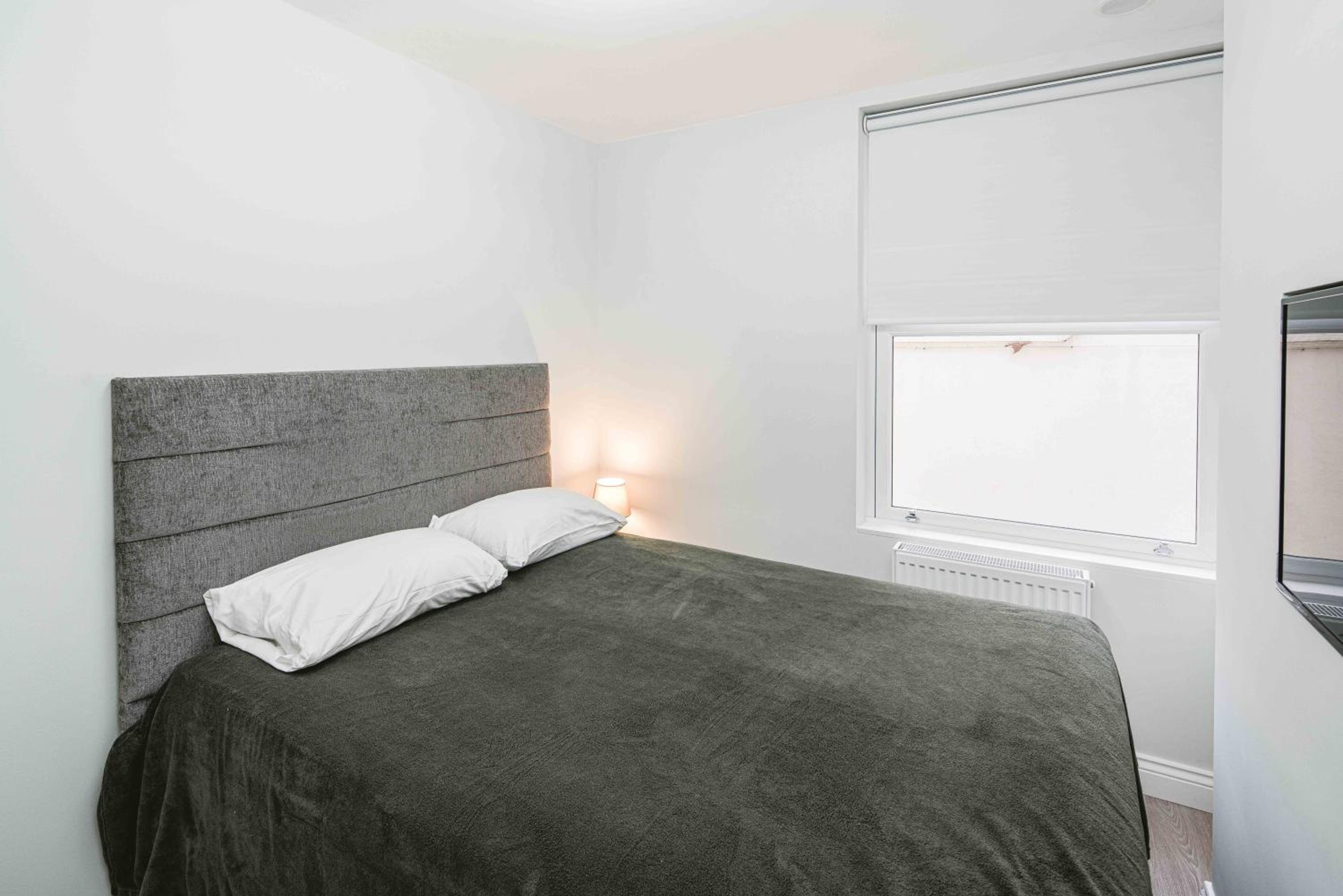 Three-Bedroom Apartment photo 1
