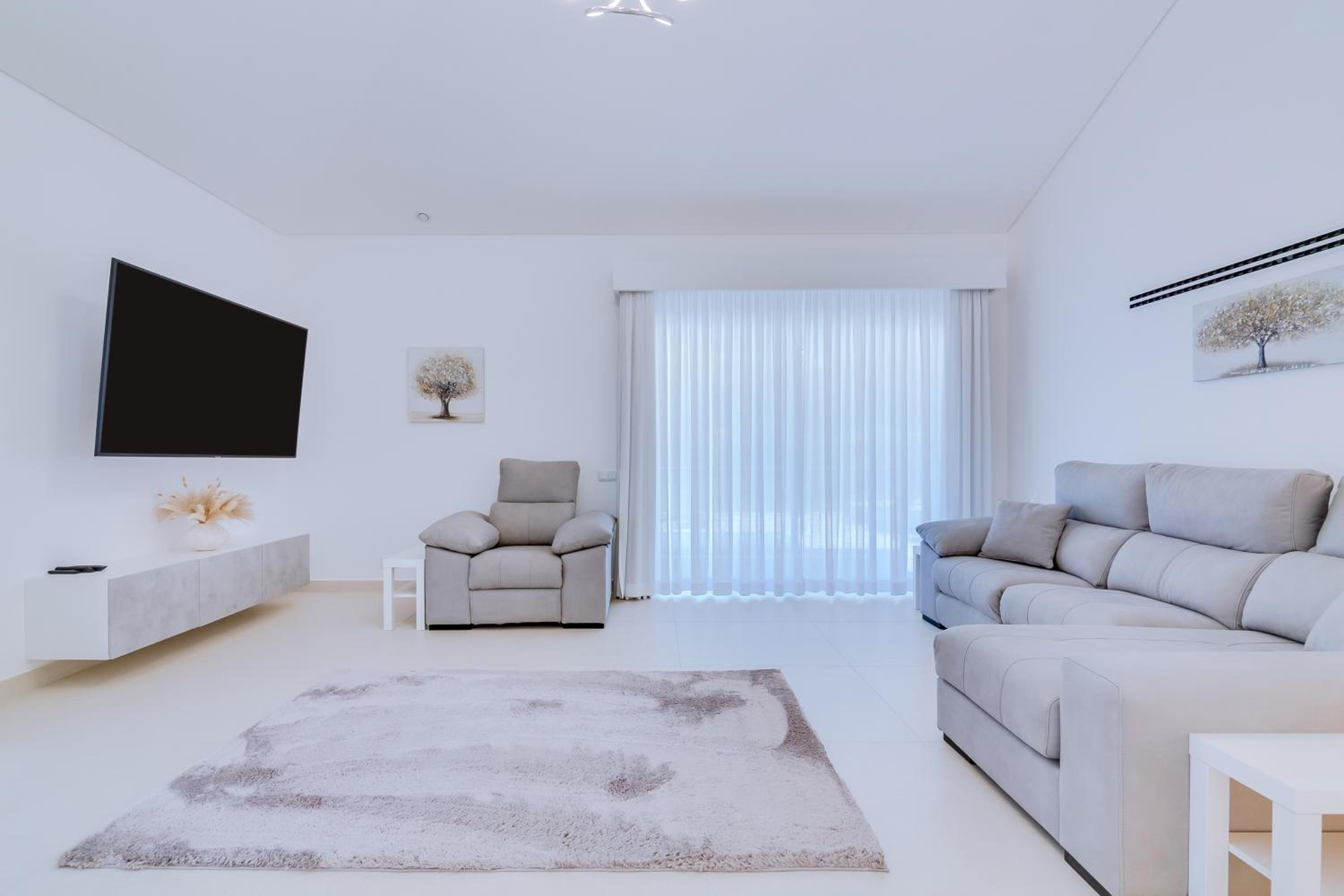Premium Deluxe Five Bedroom Villa thumbnail 6