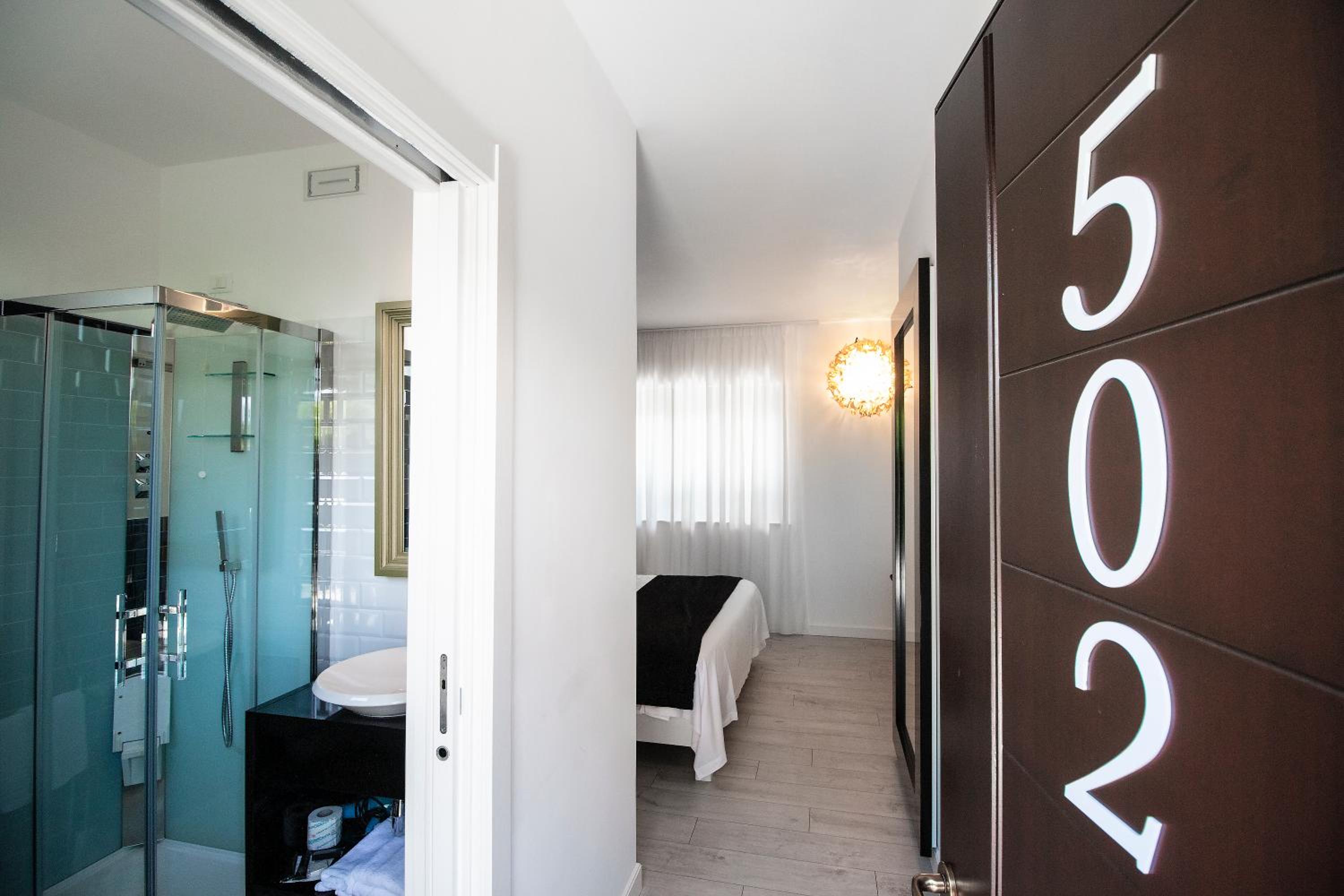 Superior Double Room - Photo 4