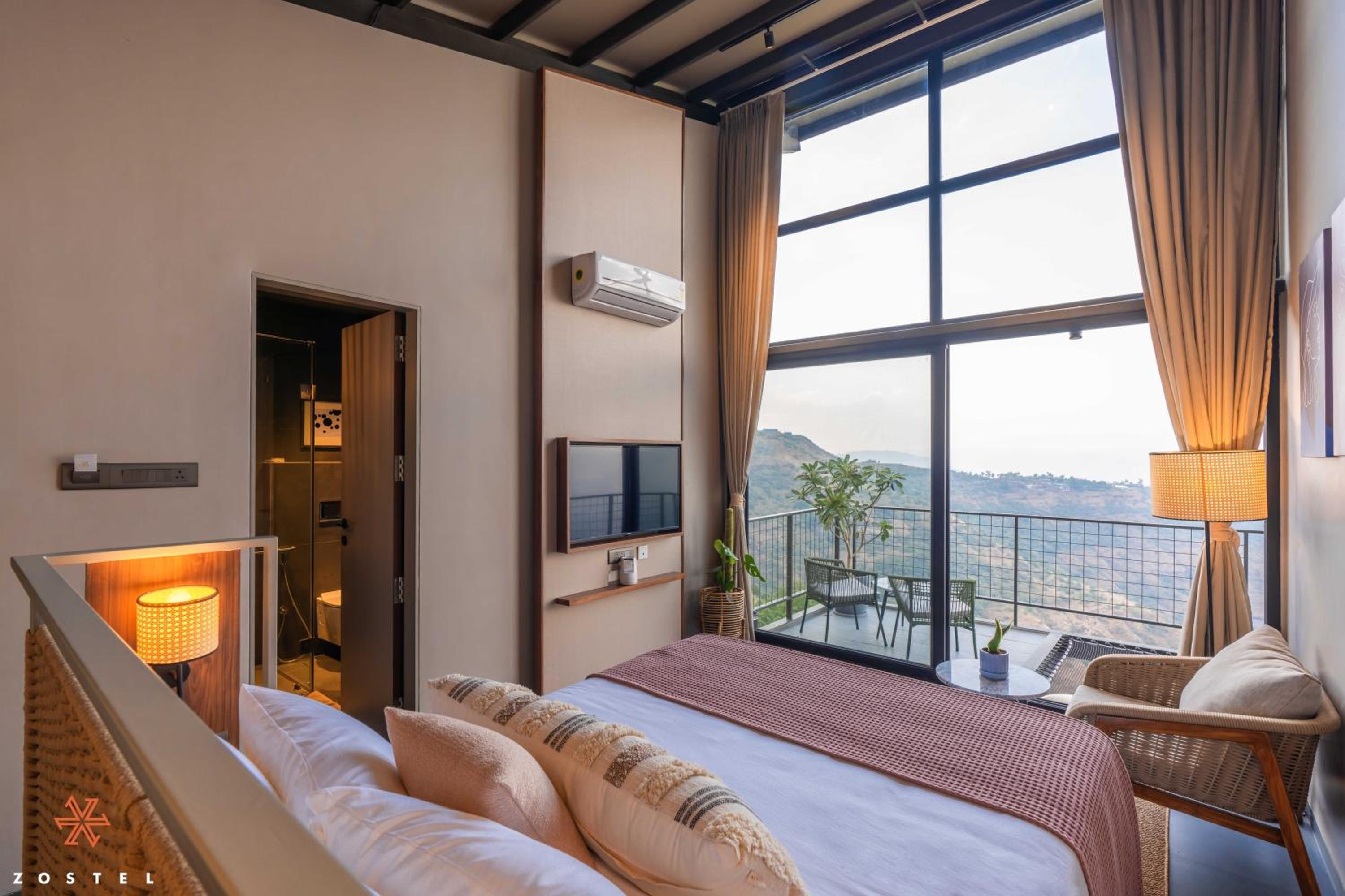 Superior Deluxe Room (with suspended balcony hammock and valley-view) - Photo 1