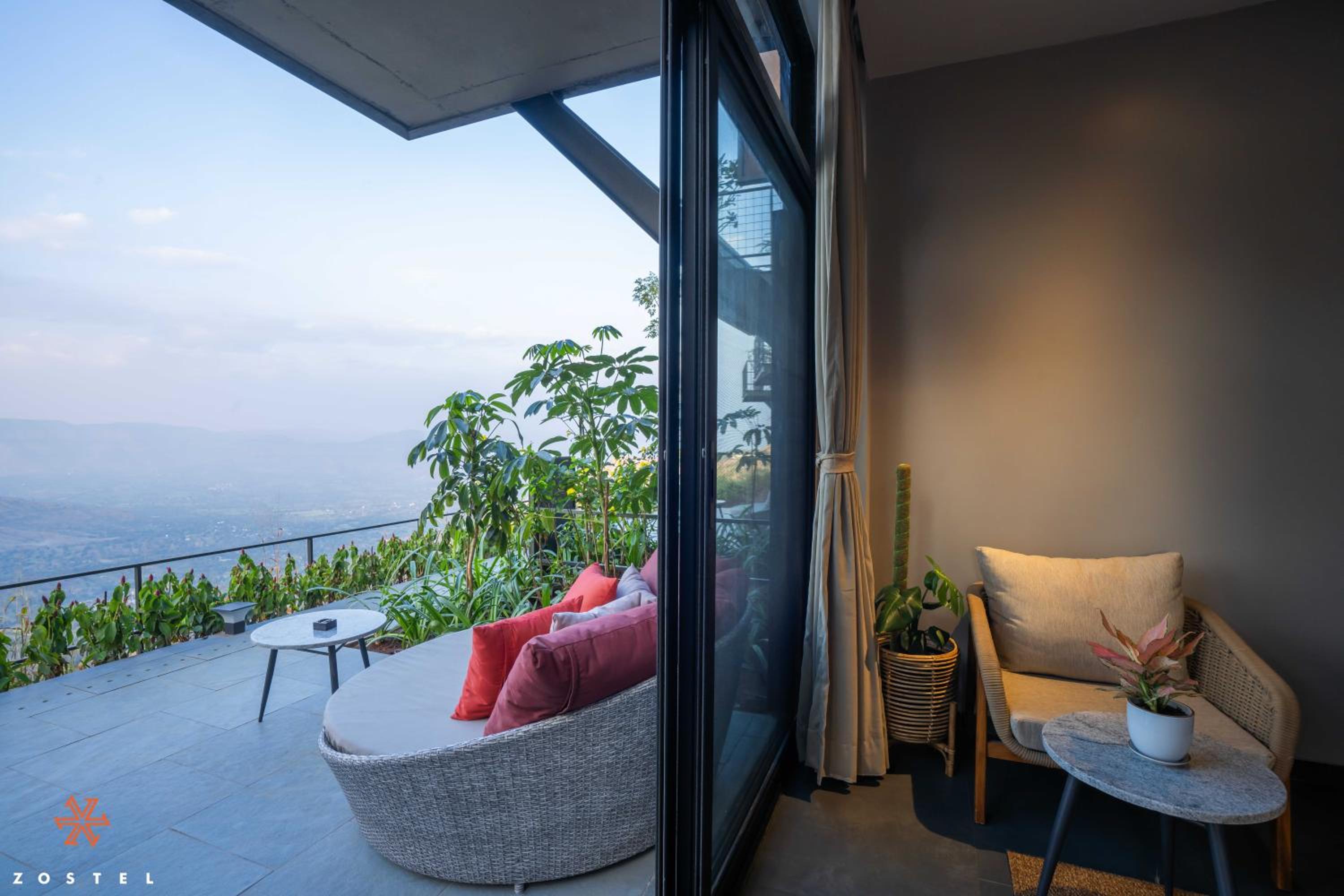 Premium Room (with valley-side garden lounge) - Photo 4