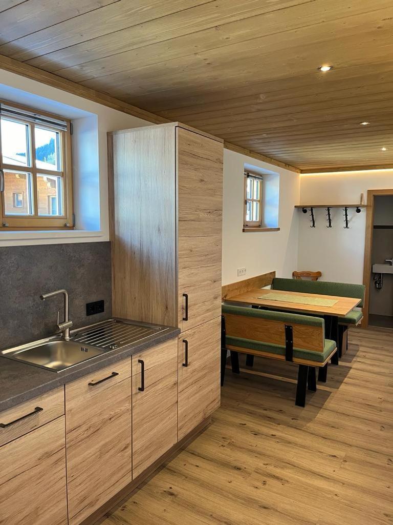 Two-Bedroom Apartment with Shower  photo 2