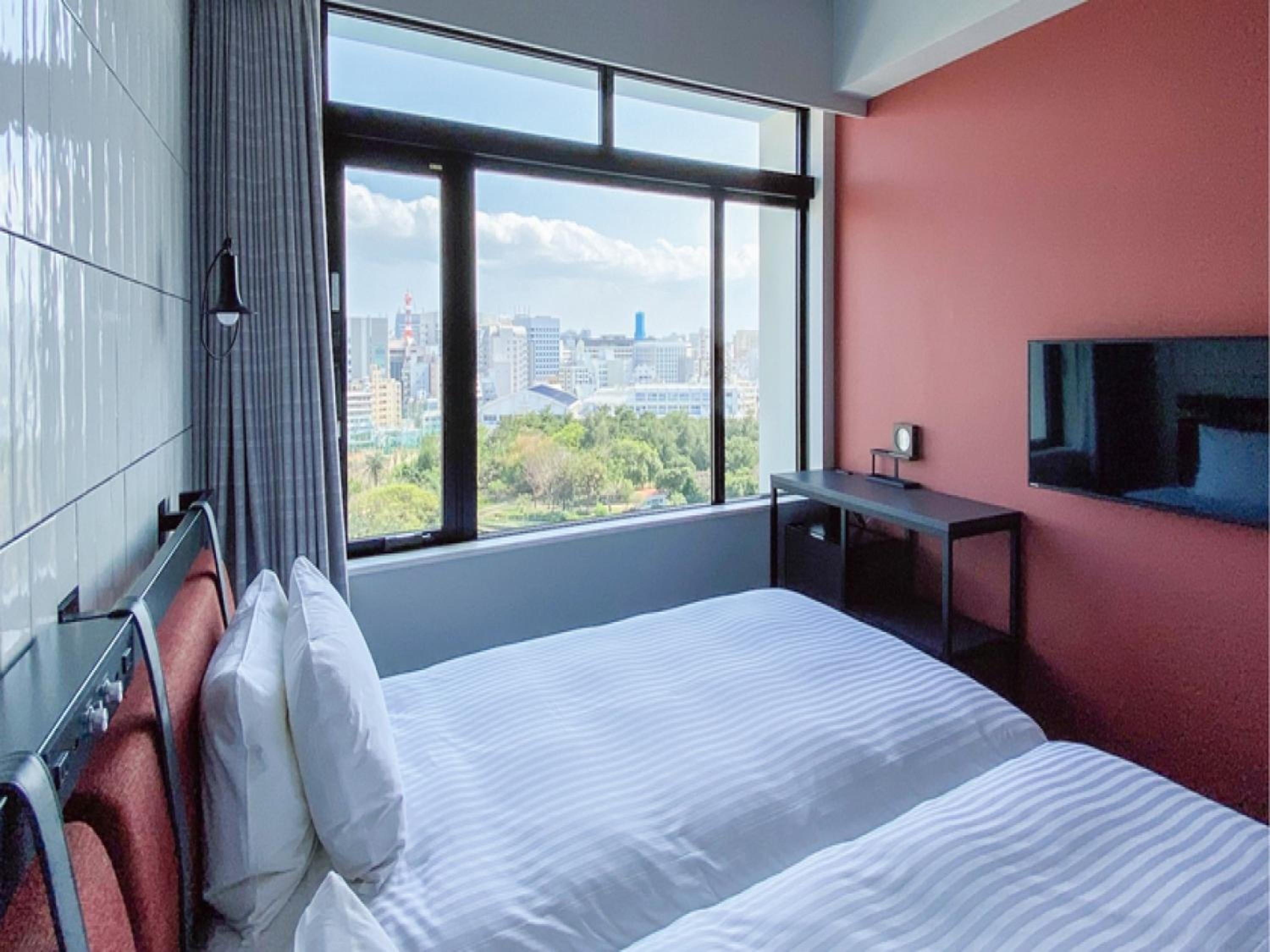 Twin Room - Photo 10