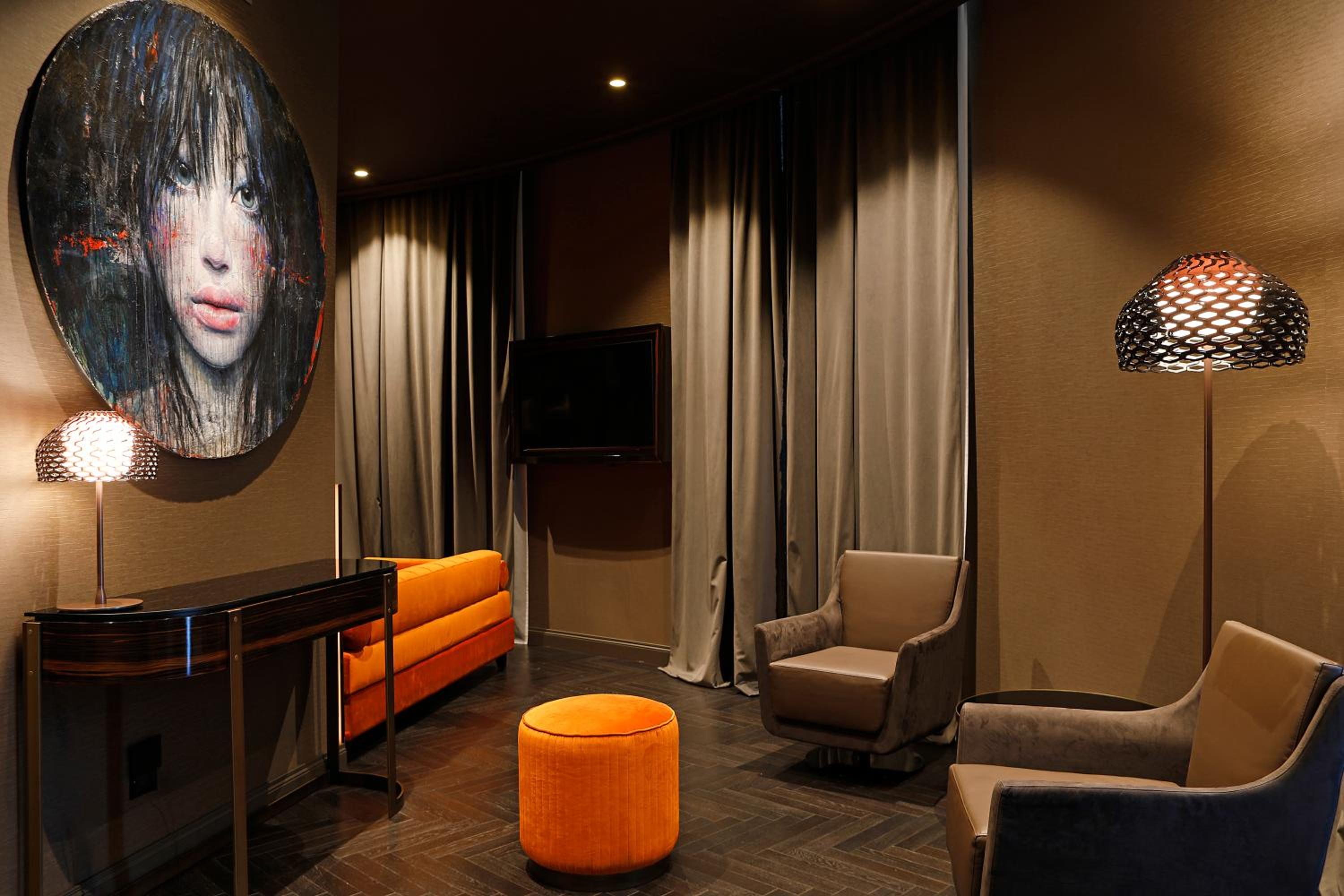 Two-Bedroom Suite thumbnail 5