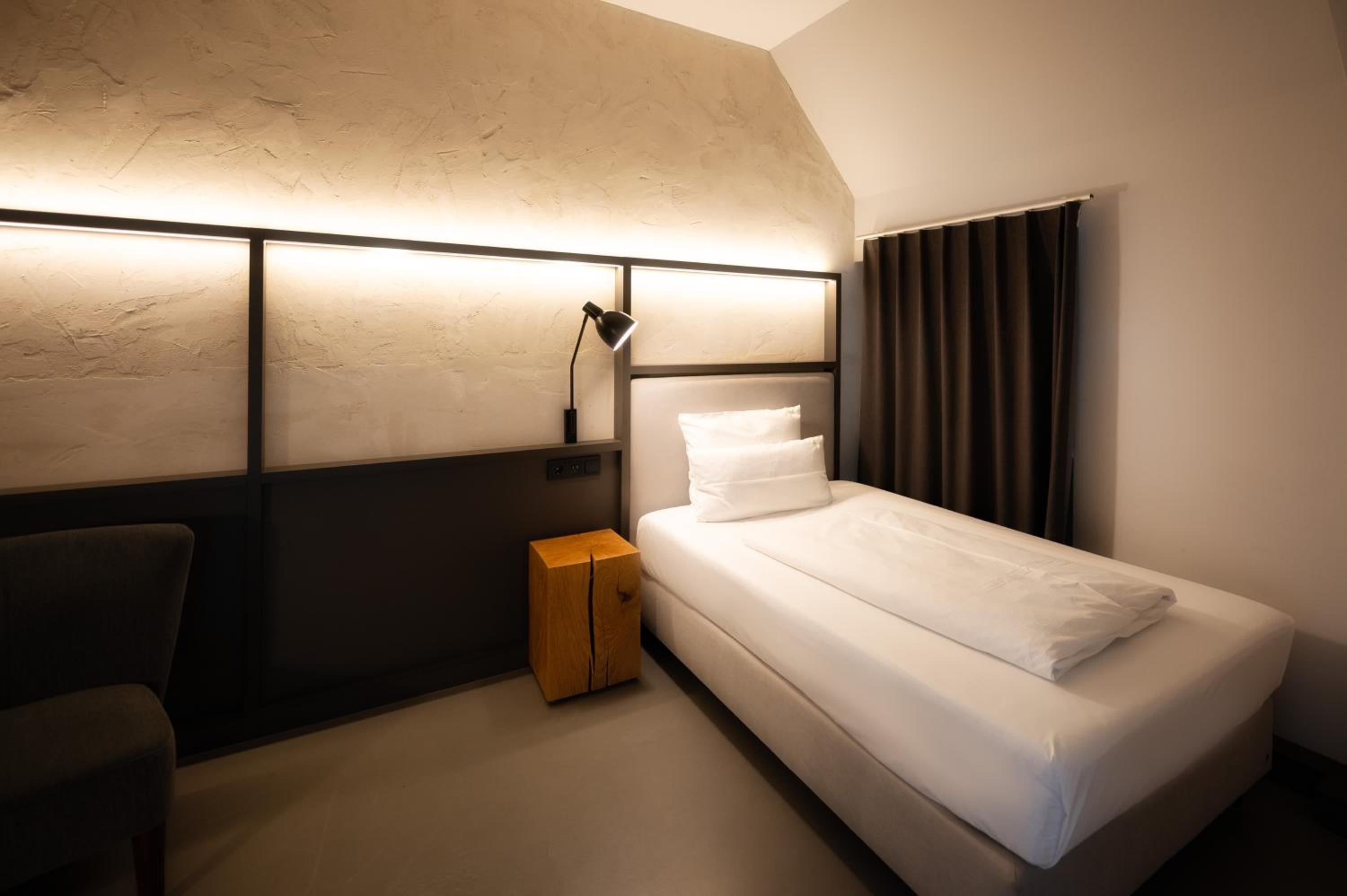 Cosmopolitan Superior Loft (Single Bed) - Photo 3
