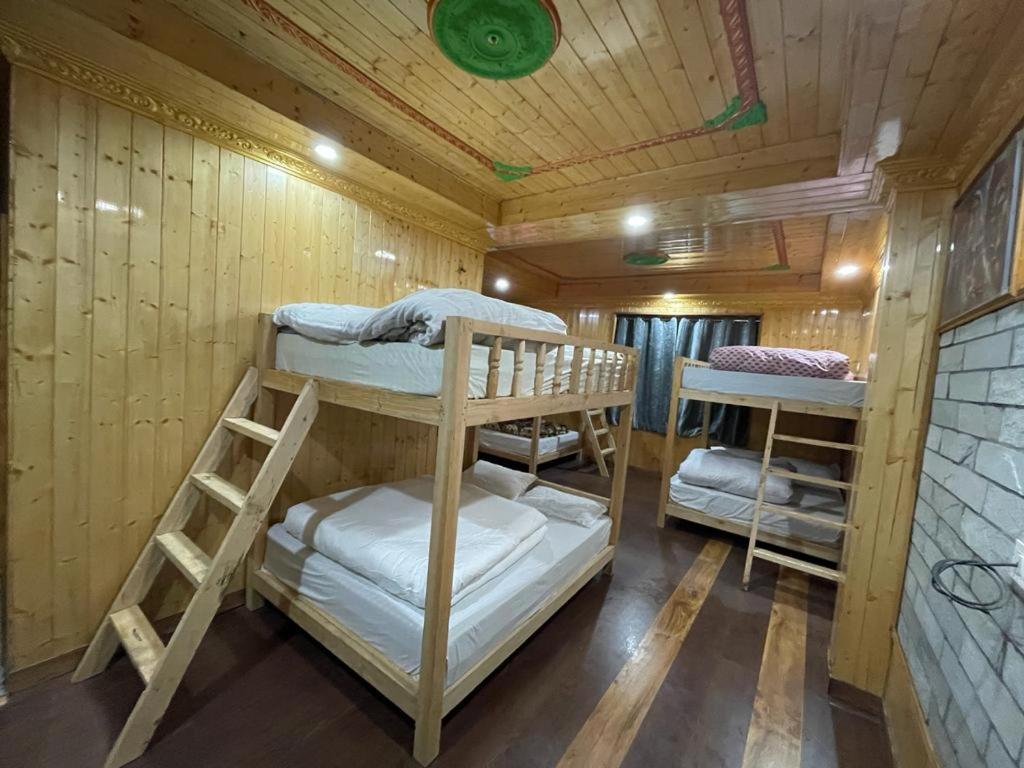 Mixed Dormitory Room