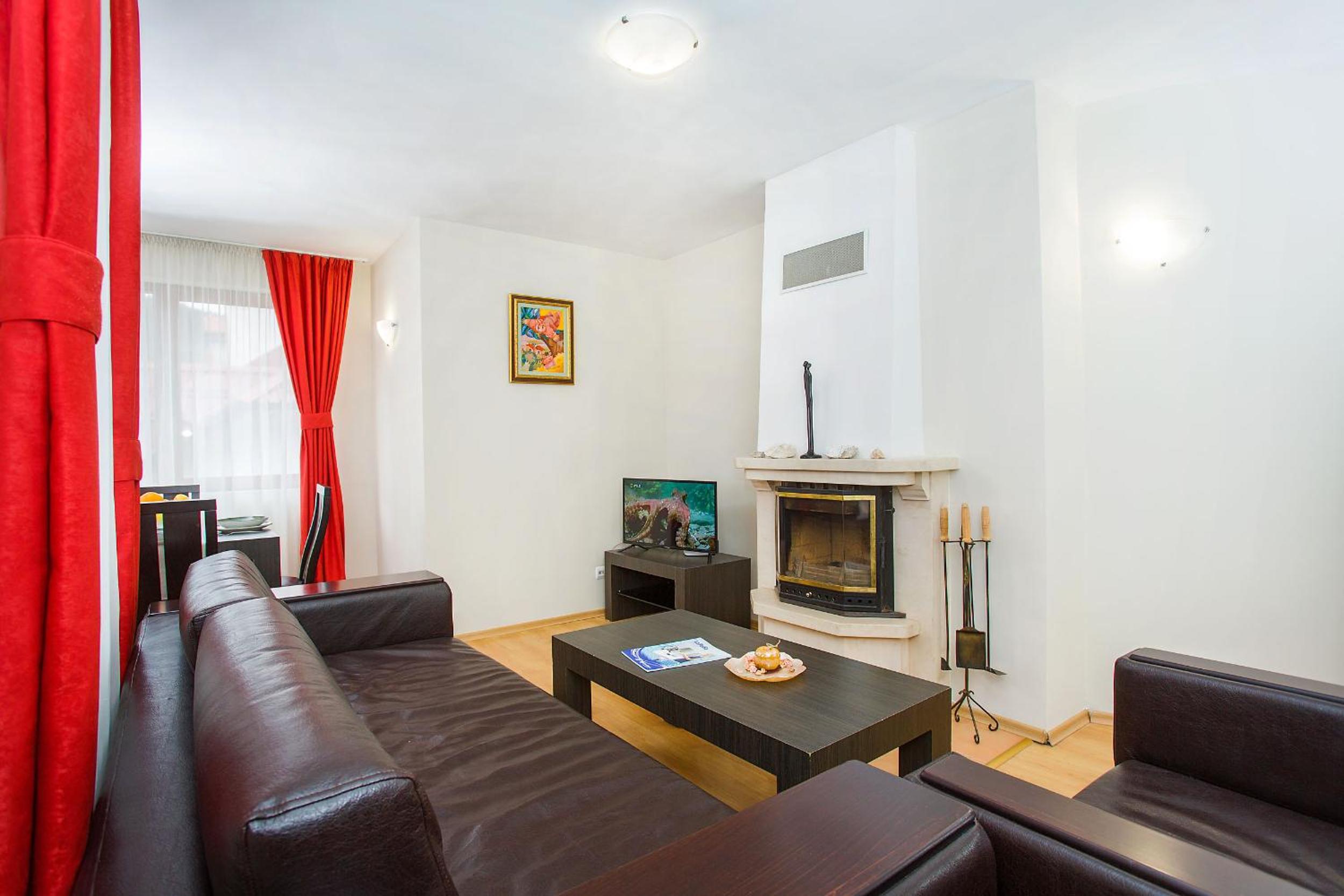 One-Bedroom Apartment - Photo 1
