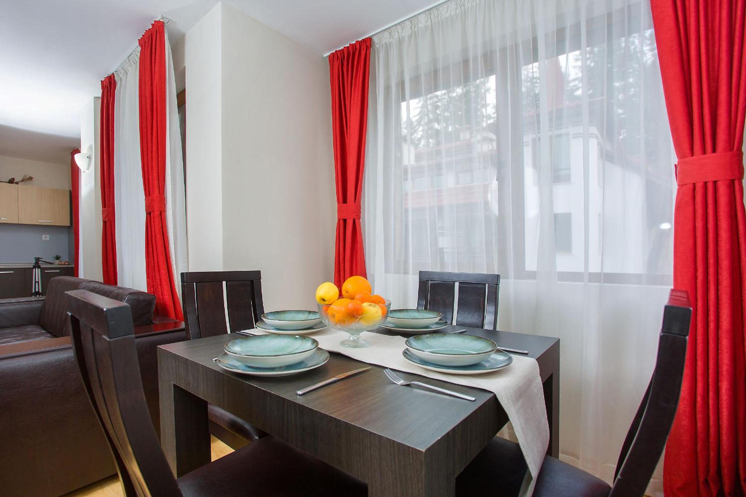One-Bedroom Apartment - Photo 3