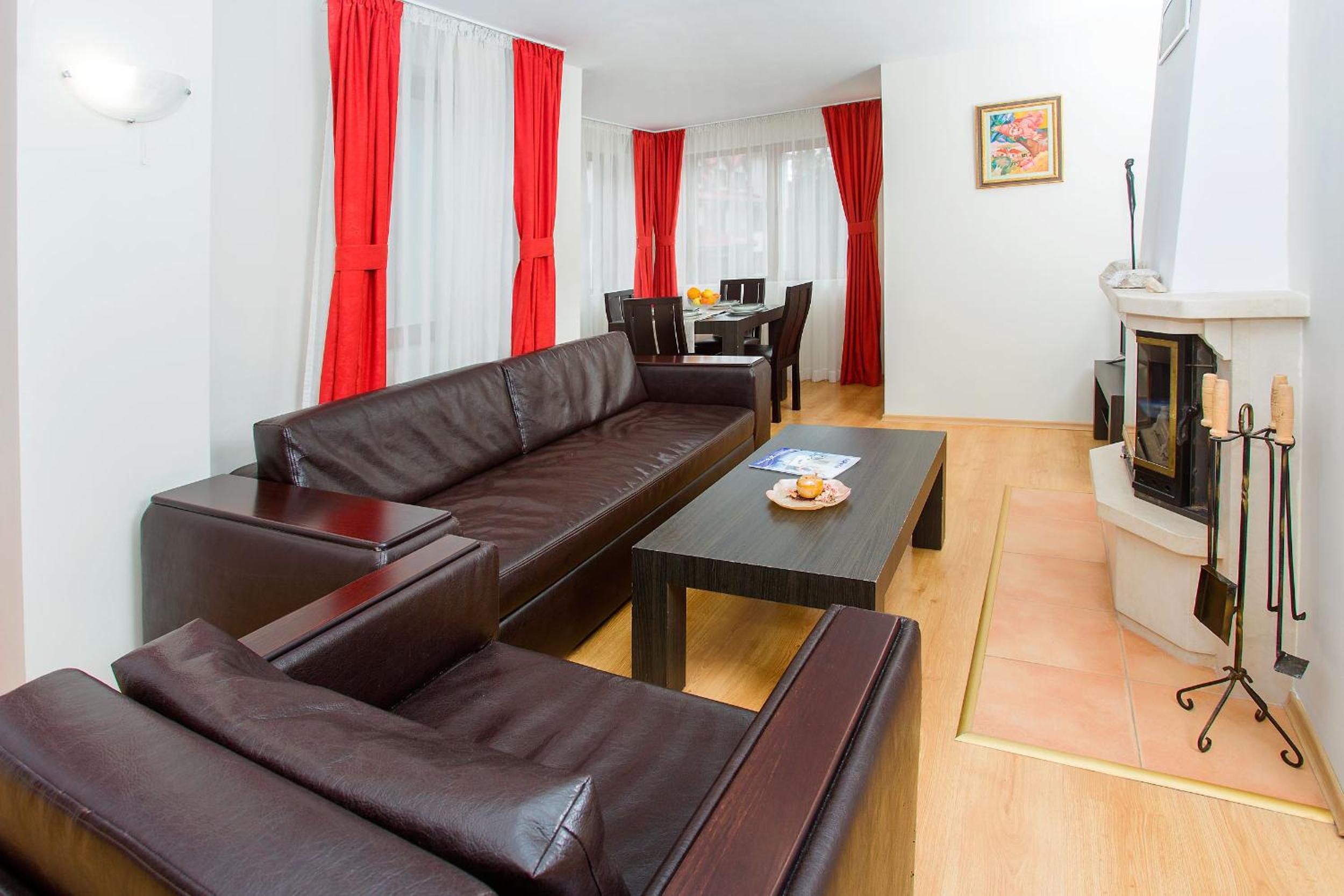 One-Bedroom Apartment - Photo 2