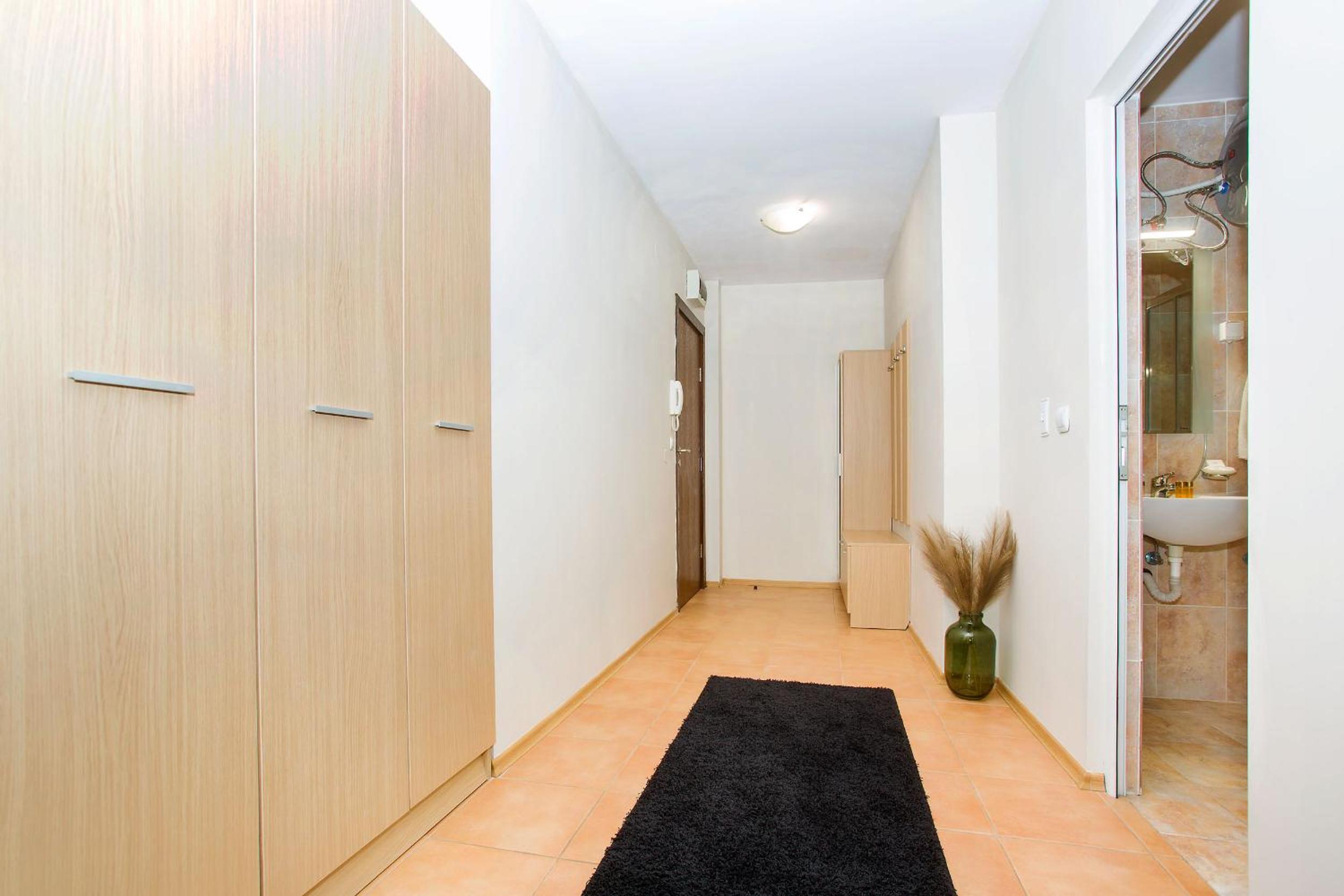 One-Bedroom Apartment - Photo 7