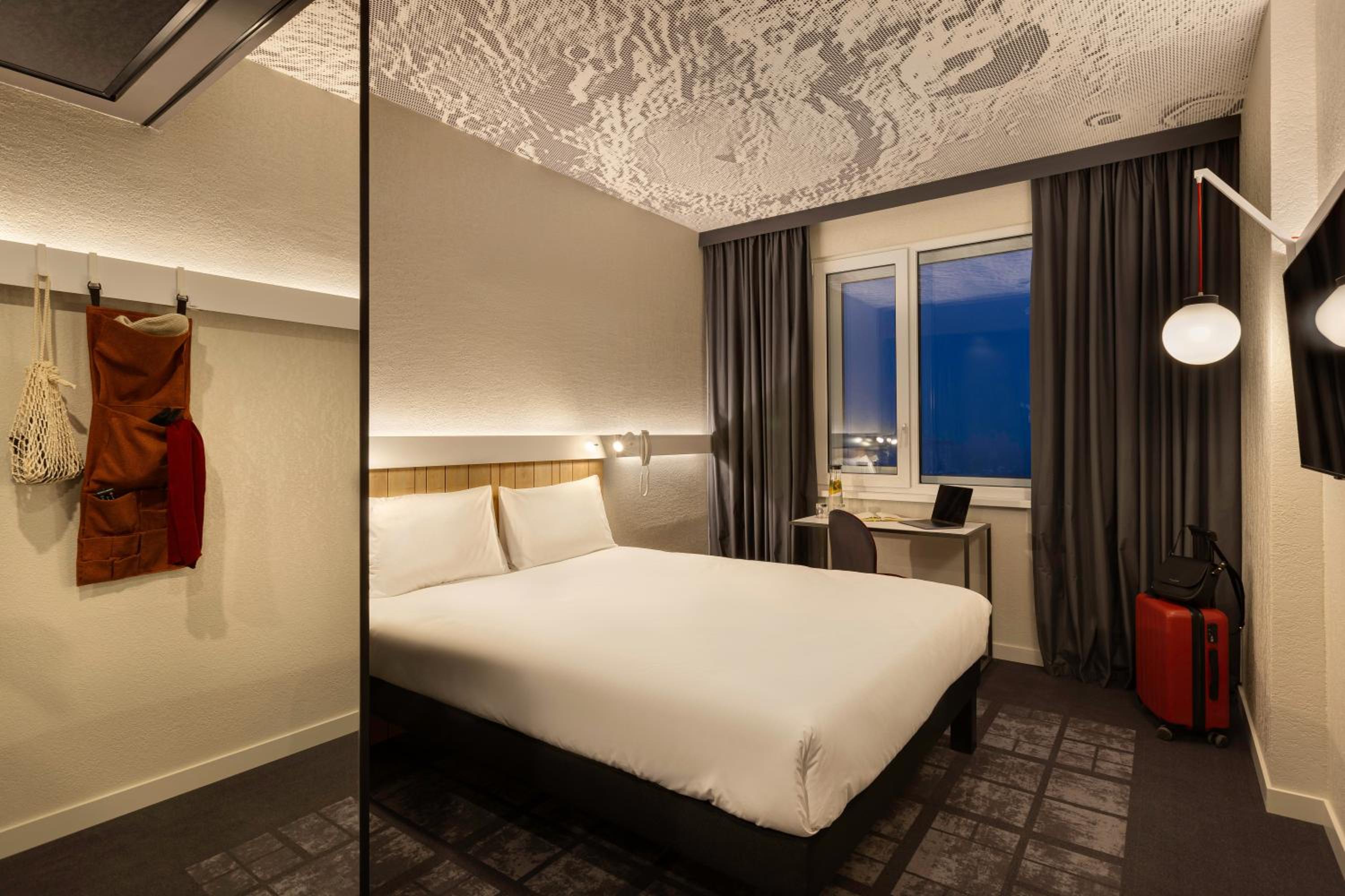 Standard Double Room - Photo 10