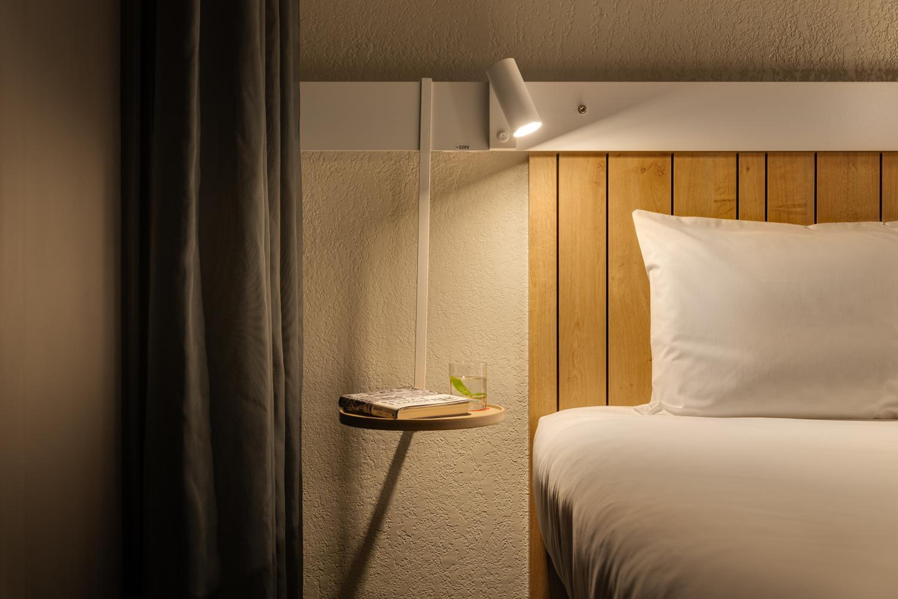 Standard Double Room - Photo 9
