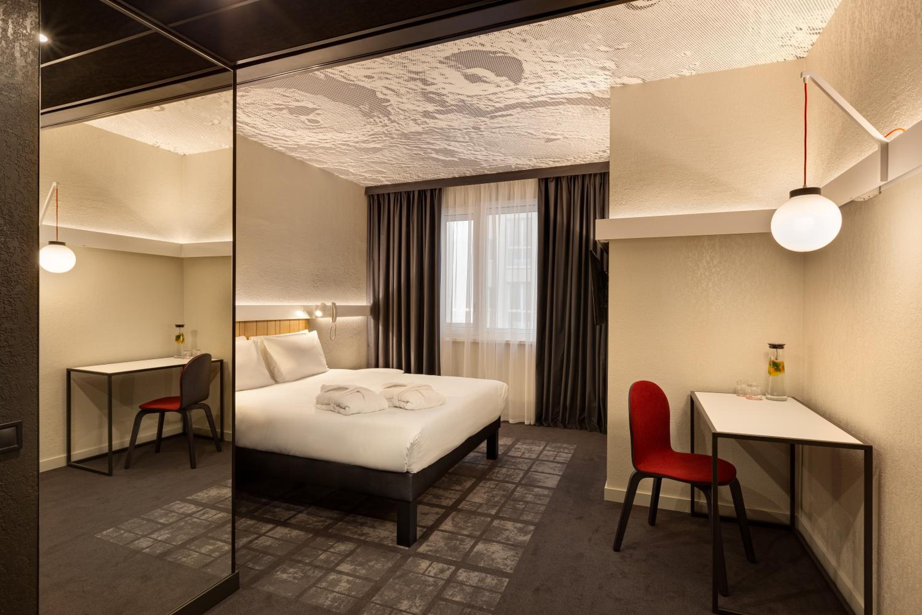 Premium Double Room - Photo 8