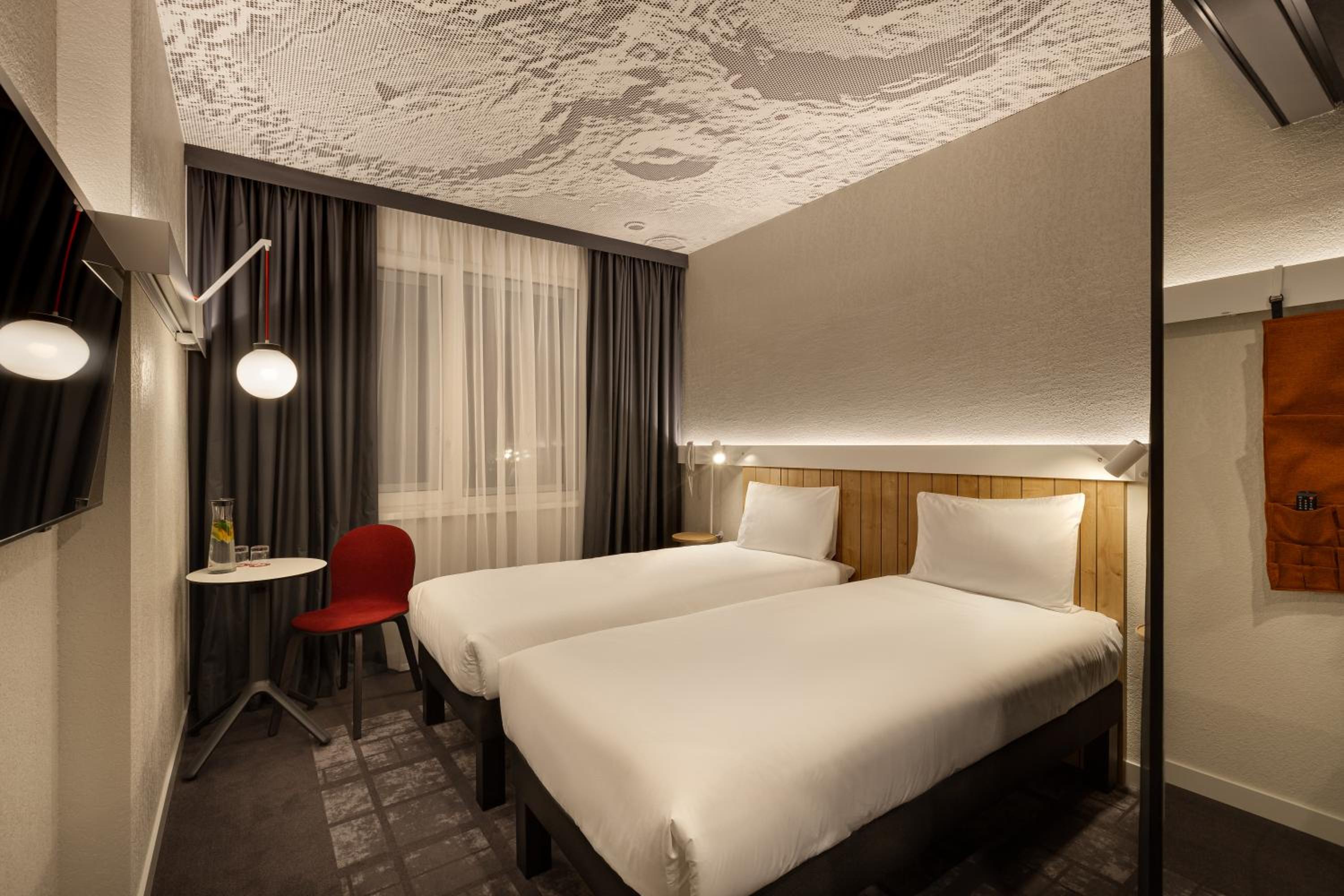 Standard Twin Room - Photo 2