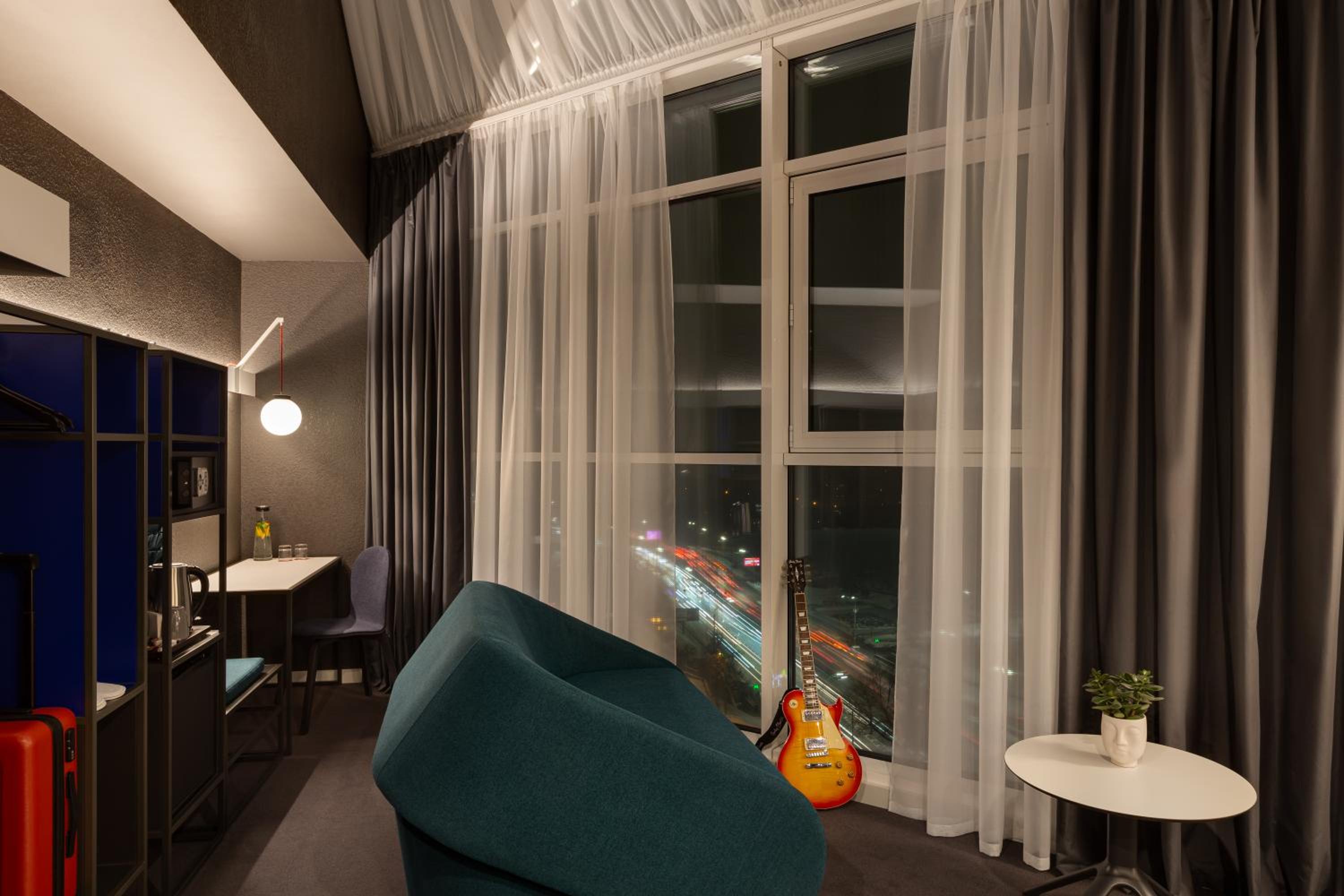 Family Room - Photo 12