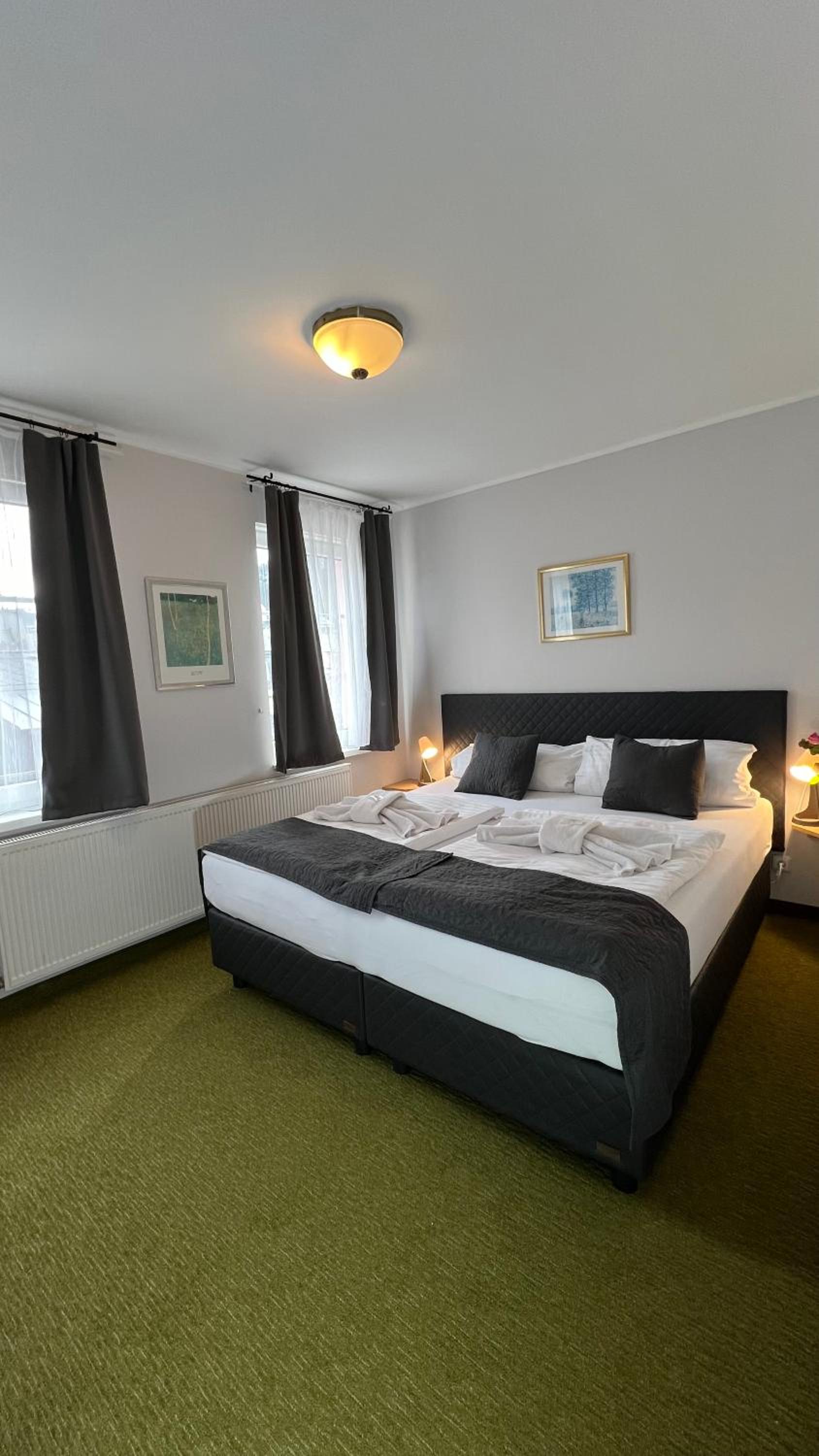 Double or Twin Room - Photo 4