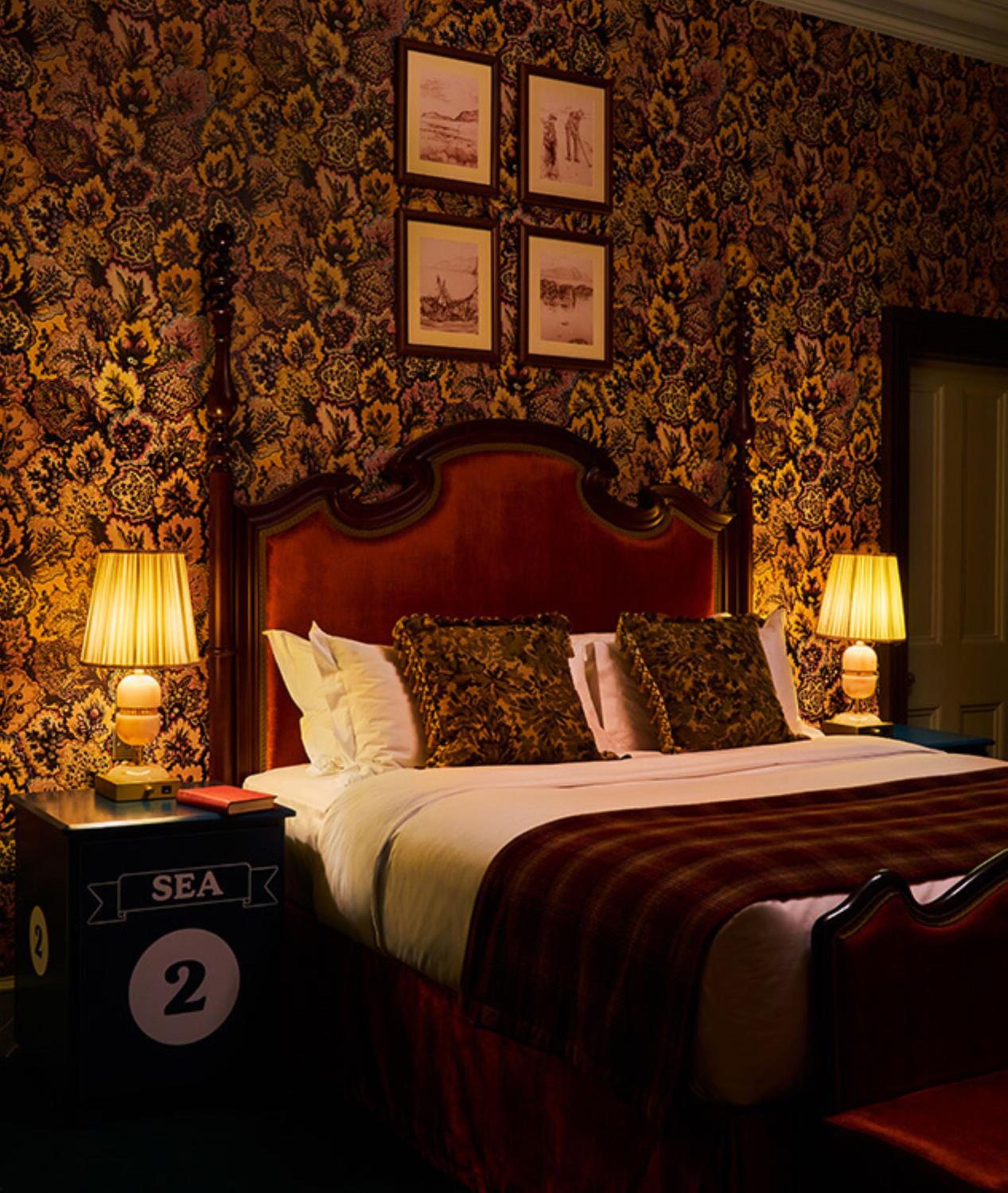Deluxe King Room