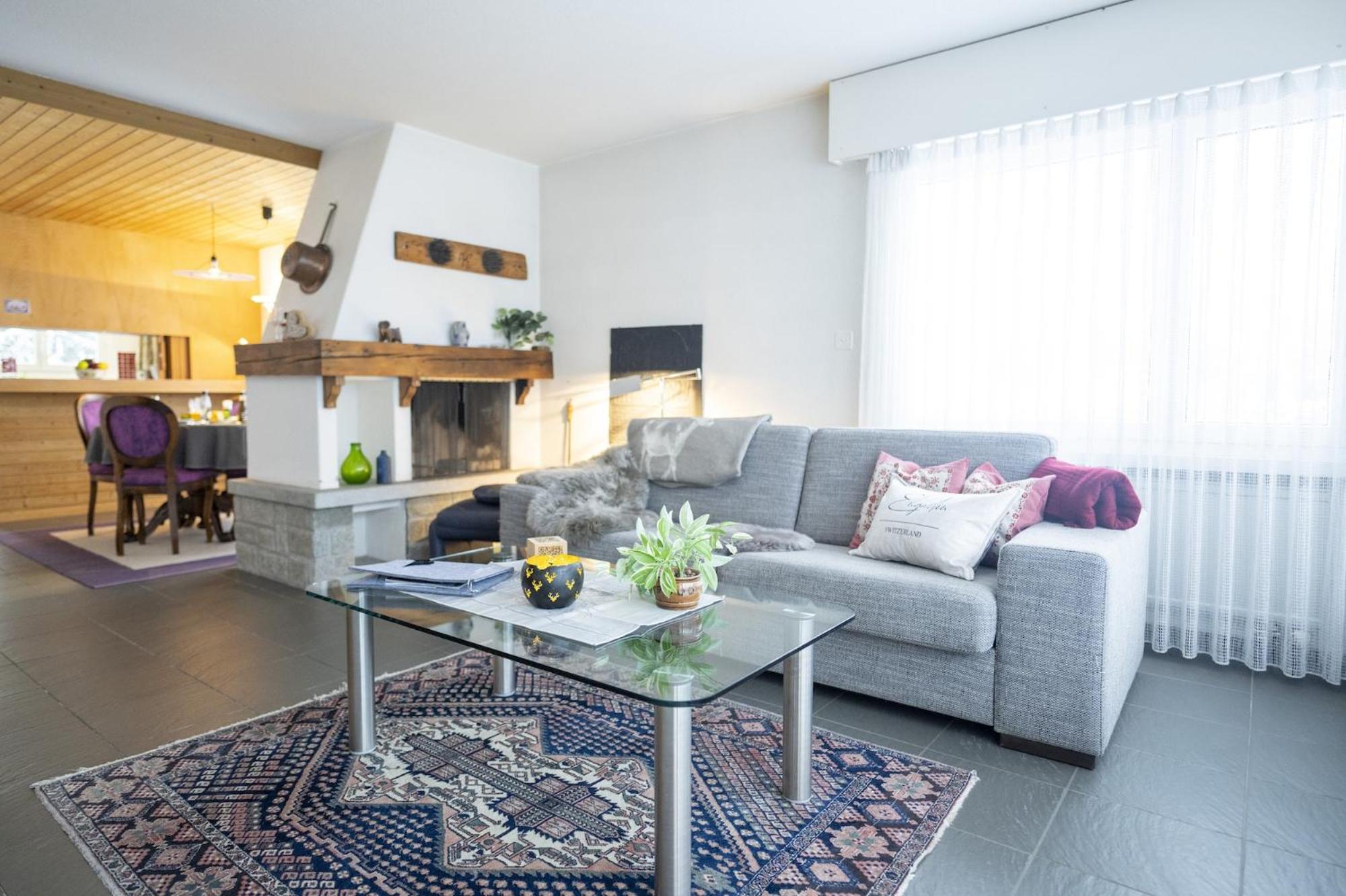 Apartment with Mountain View photo 1