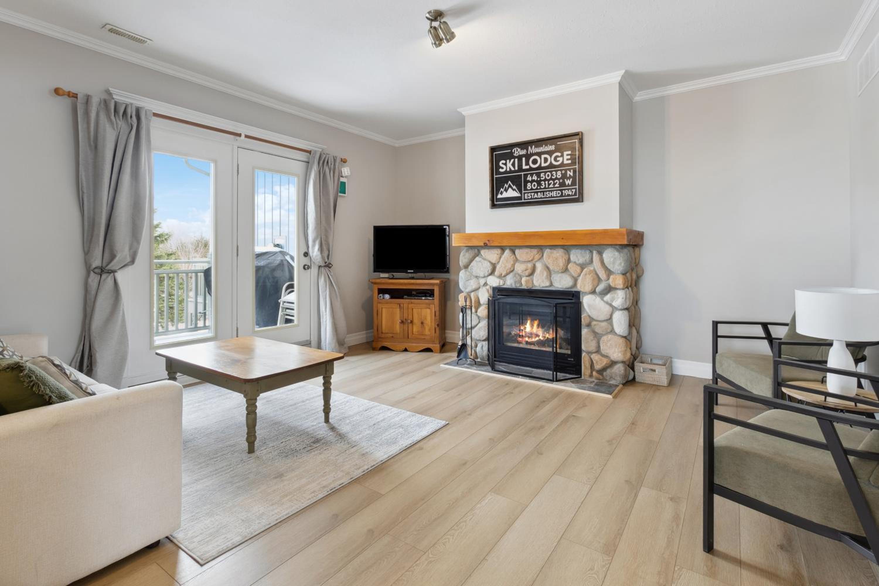 Three-Bedroom Apartment photo 1