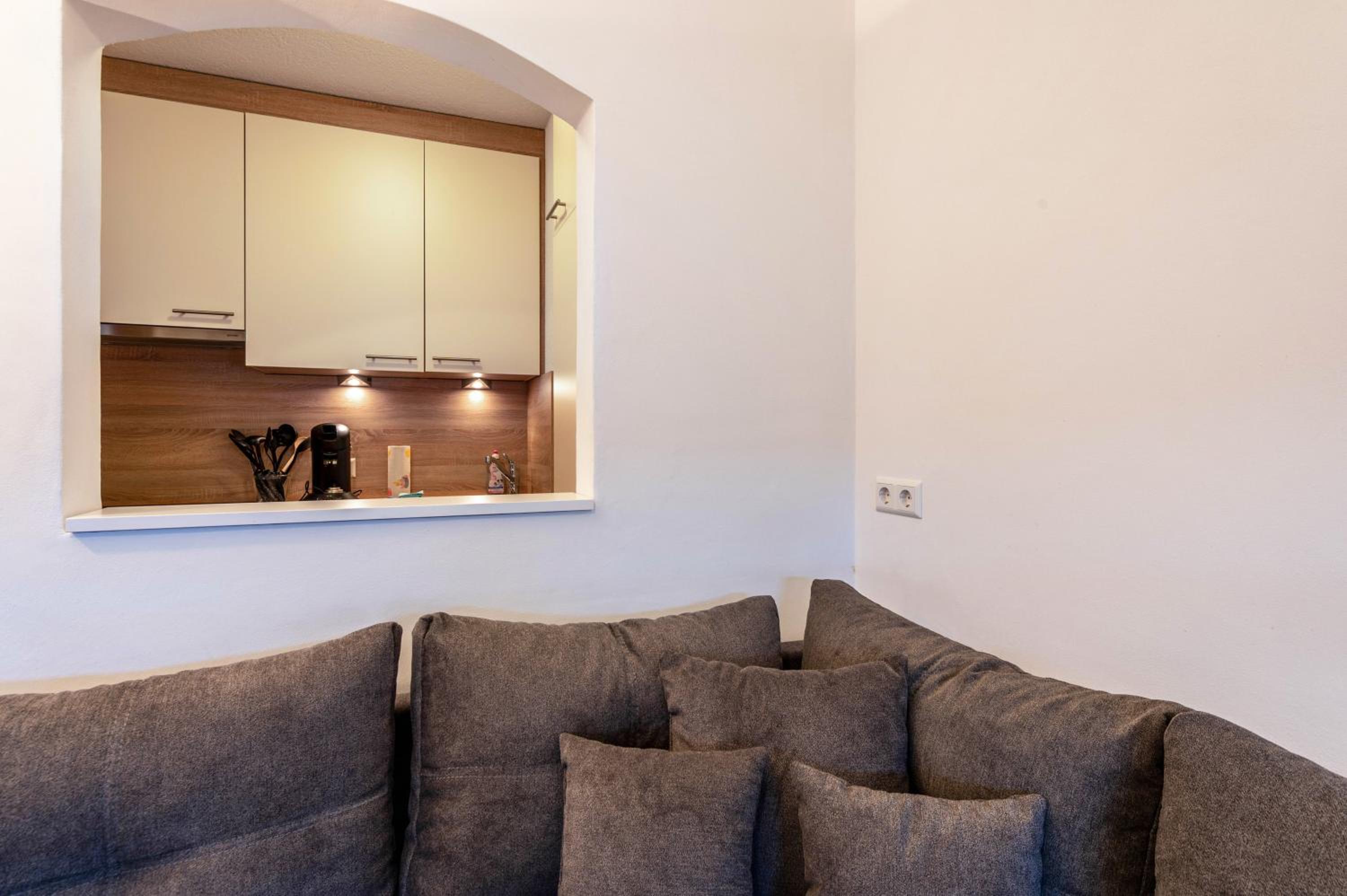 One-Bedroom Apartment with View photo 2