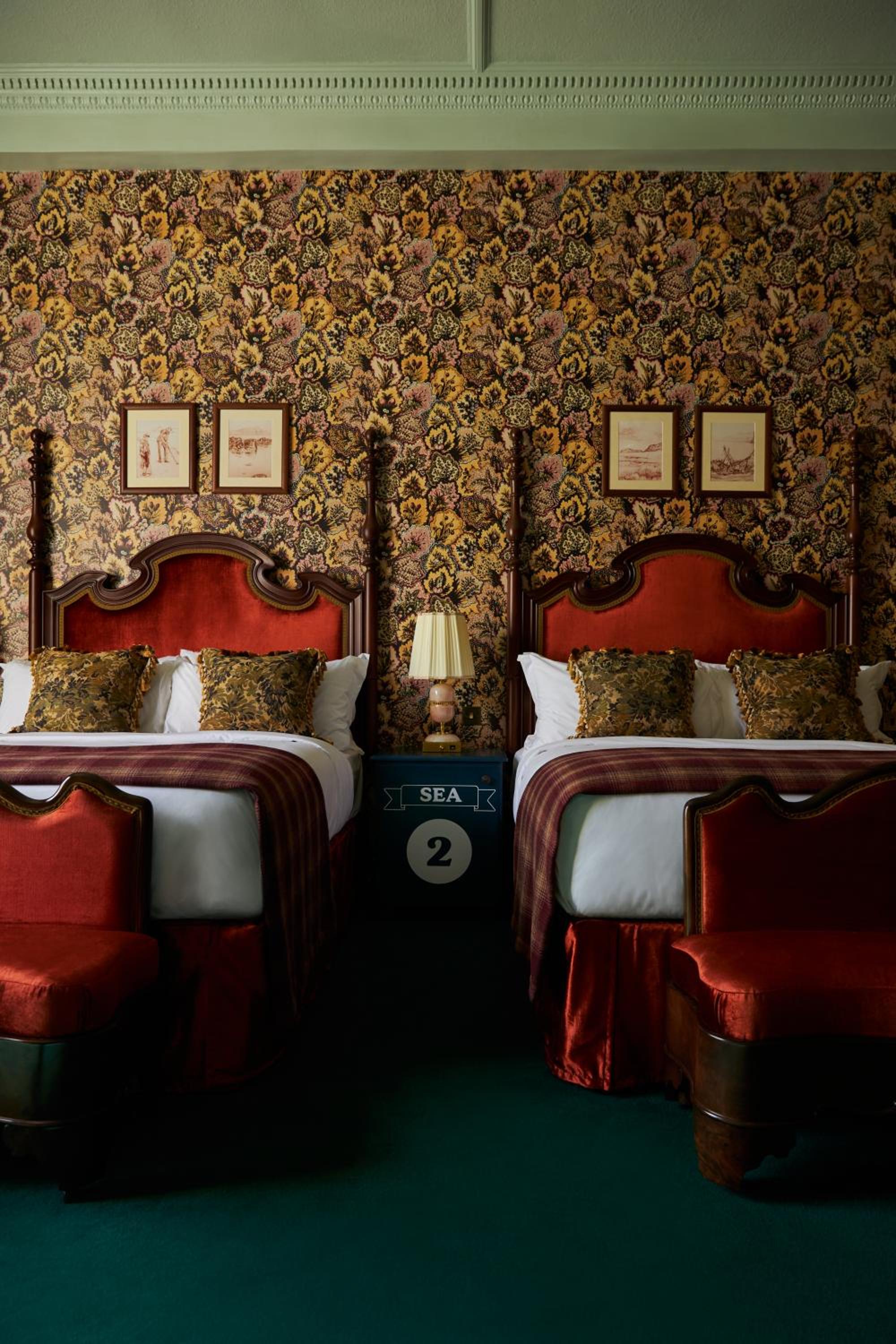 Deluxe Double Room with Two Double Beds - Photo 1