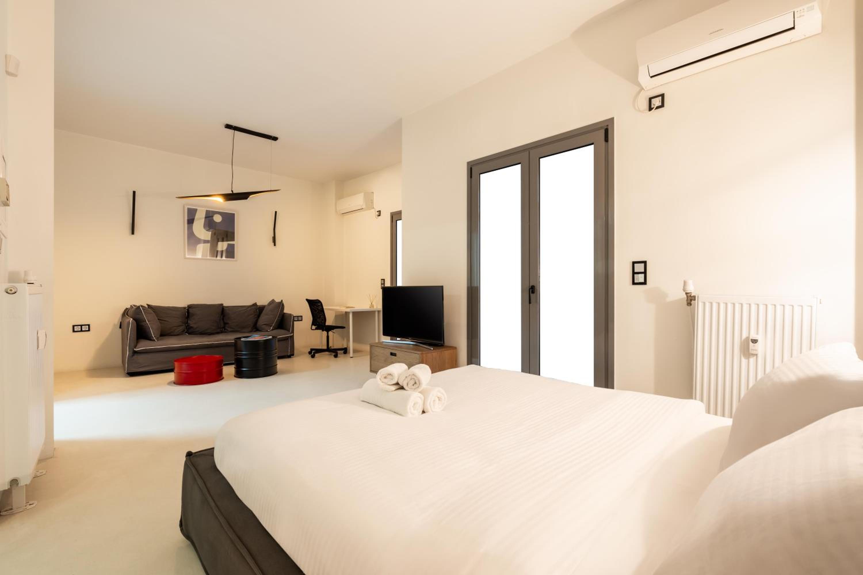 One-Bedroom Apartment